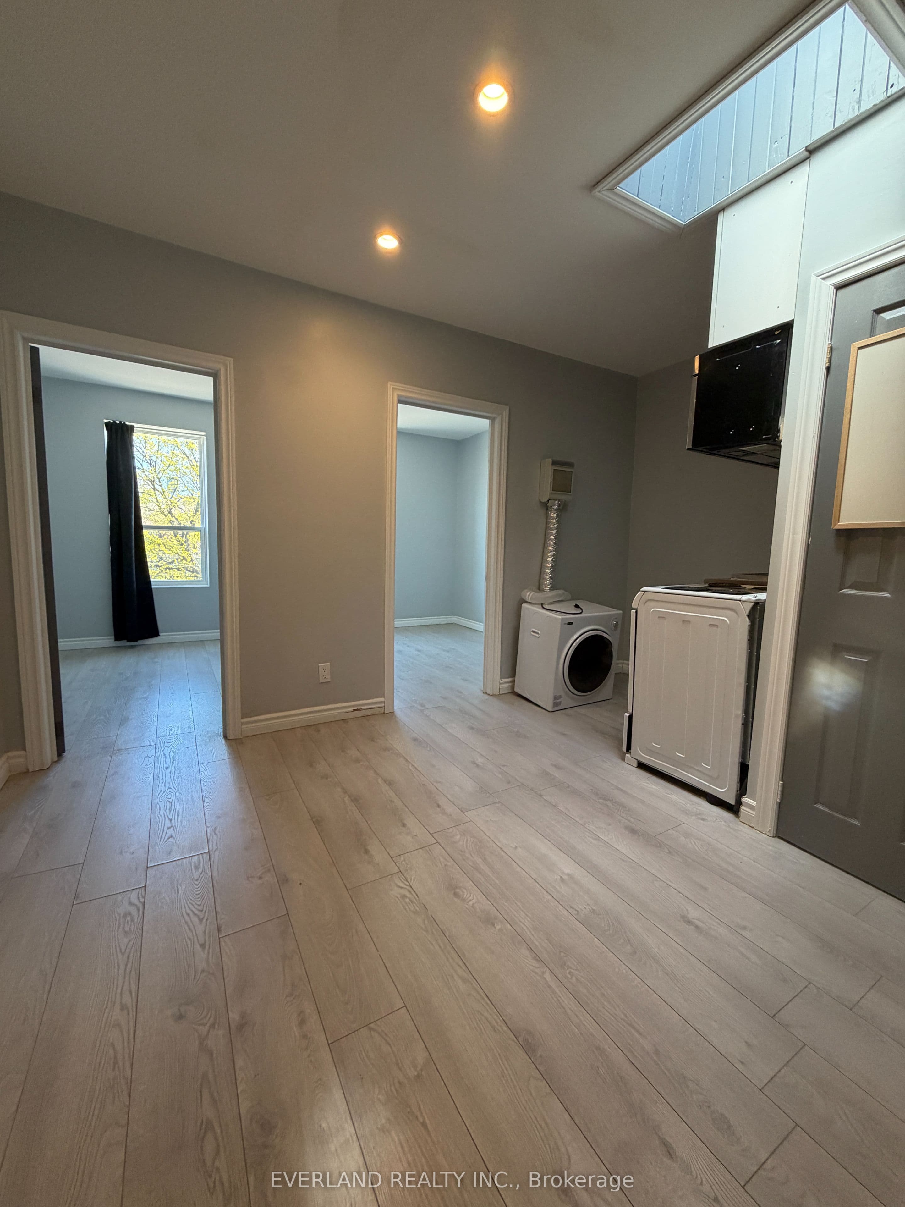 850 Bathurst Street 301, Toronto, ON M5R 3G1