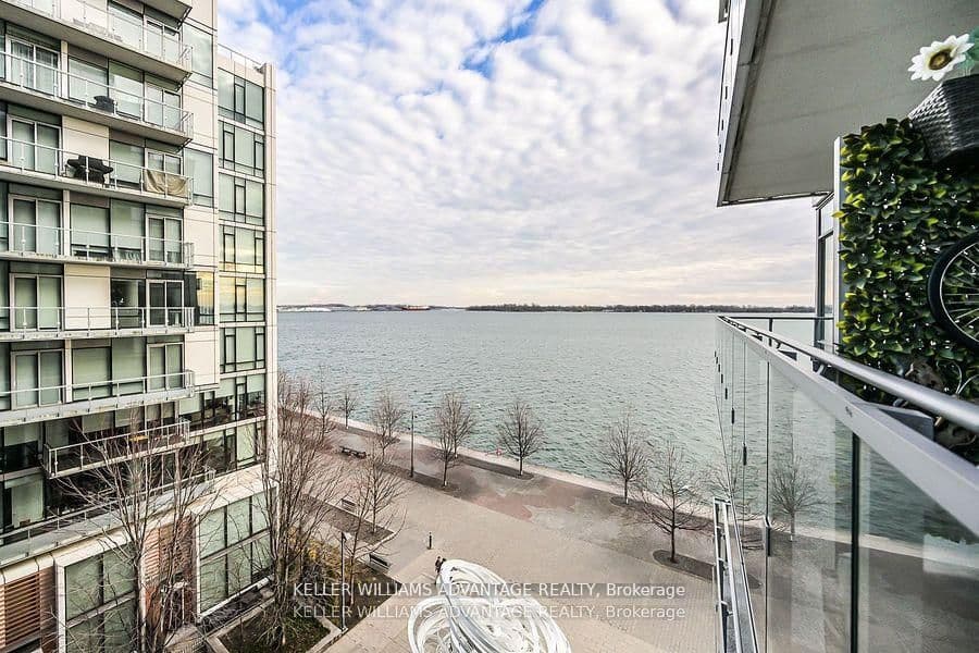 29 Queens Quay E 616, Toronto, ON M5E 0A4