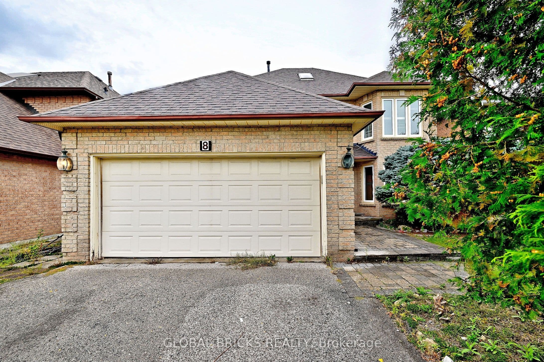 8 Elmsley Drive, Richmond Hill, ON L4C 8N1