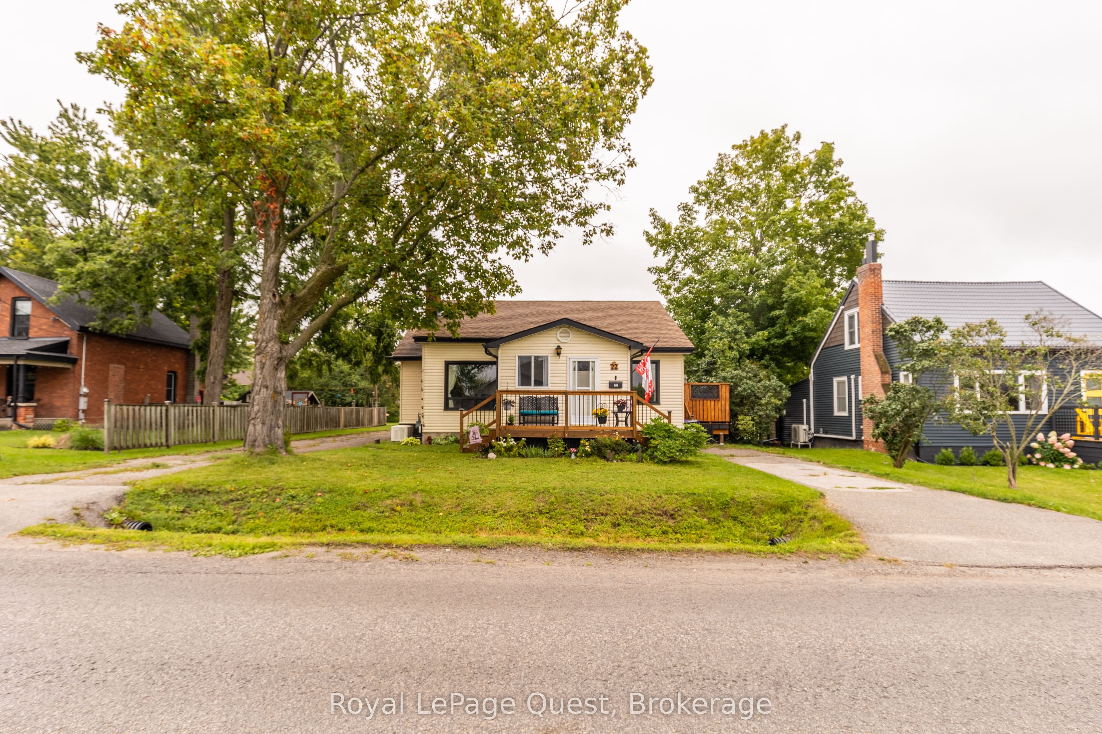 22 Creighton Street S, Orillia, ON L3V 1A8