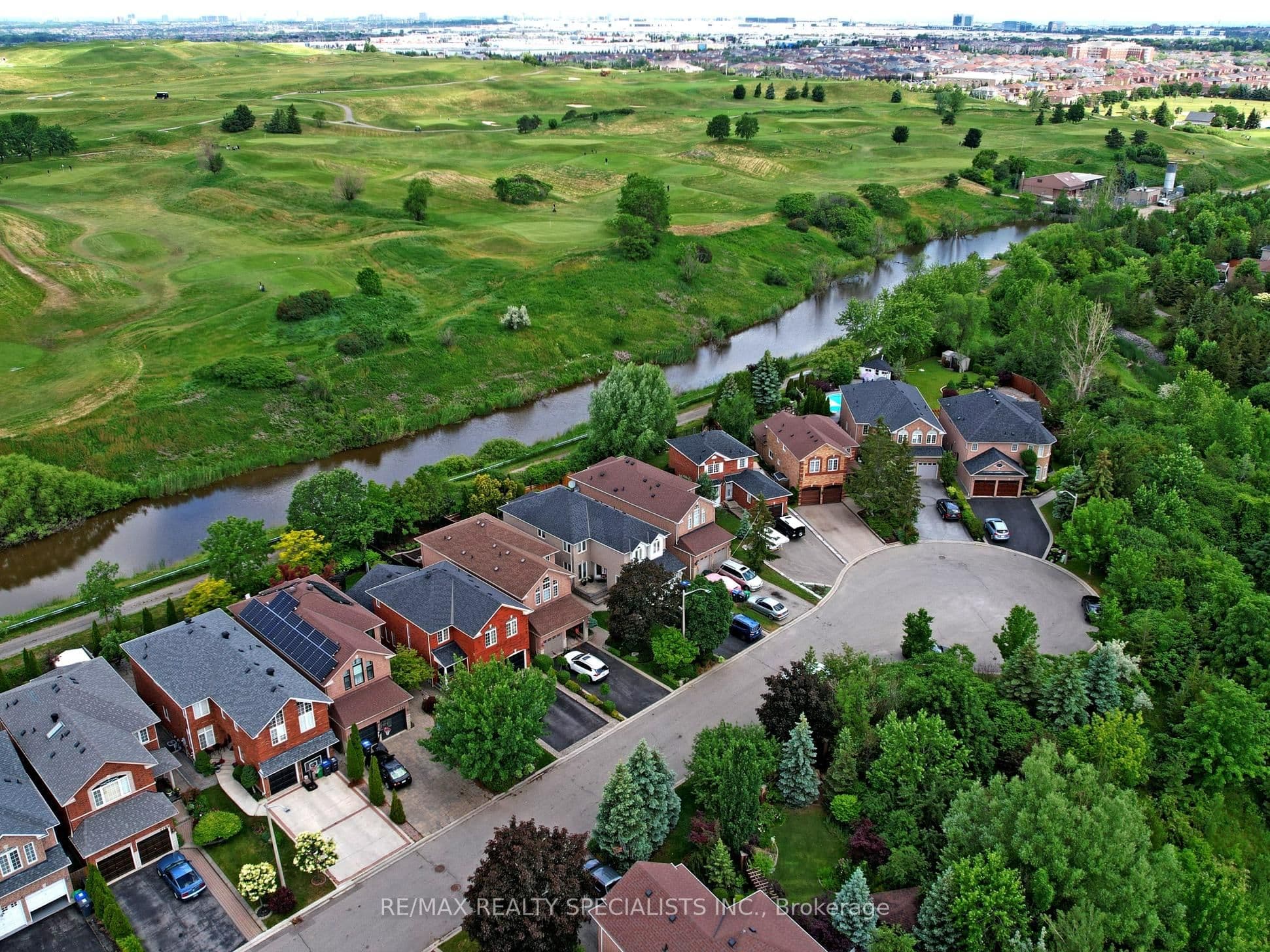 1169 Barnswallow Court, Mississauga, ON L5V 2J6