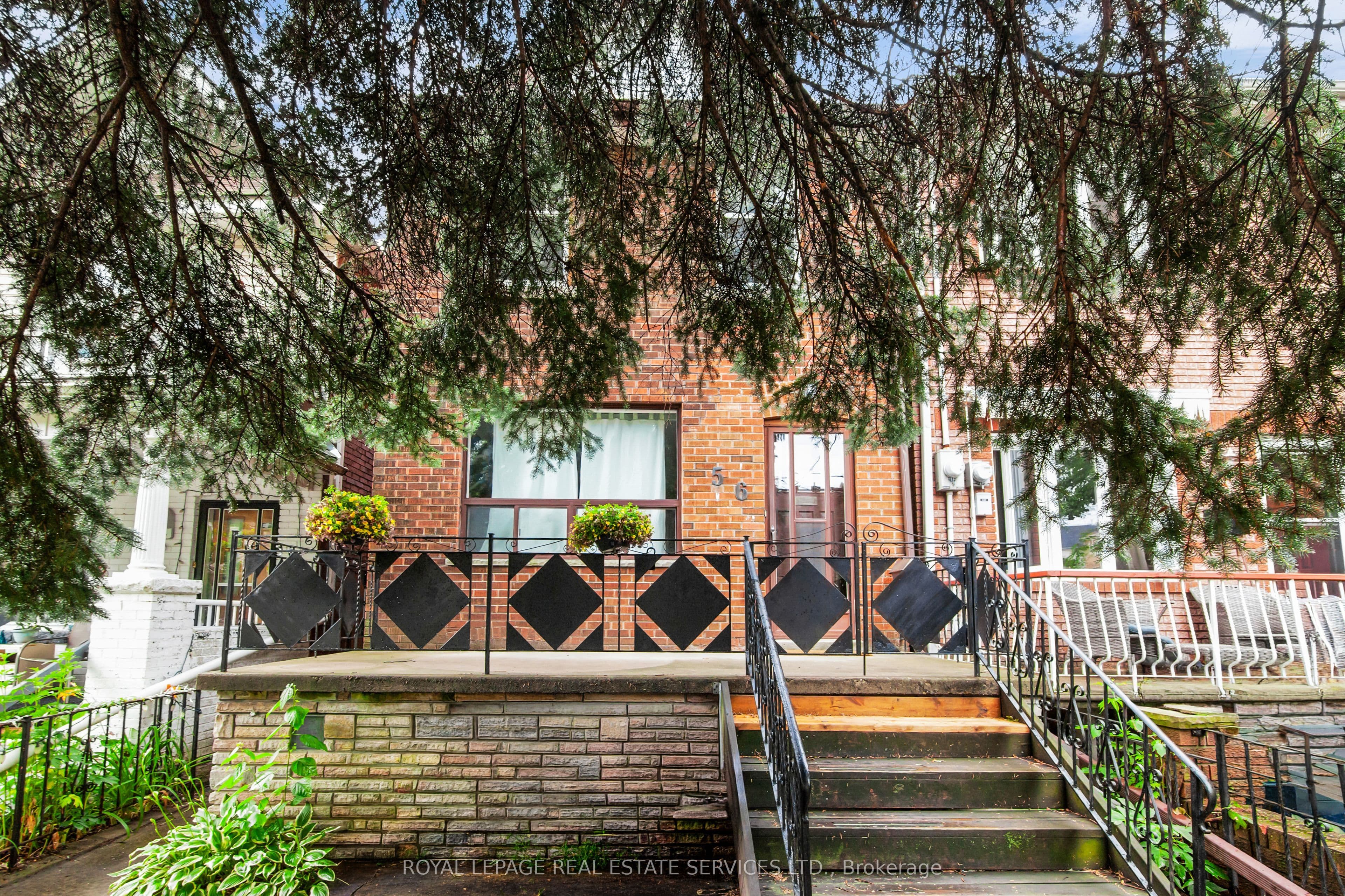 56 Arlington Avenue, Toronto, ON M6G 3K8