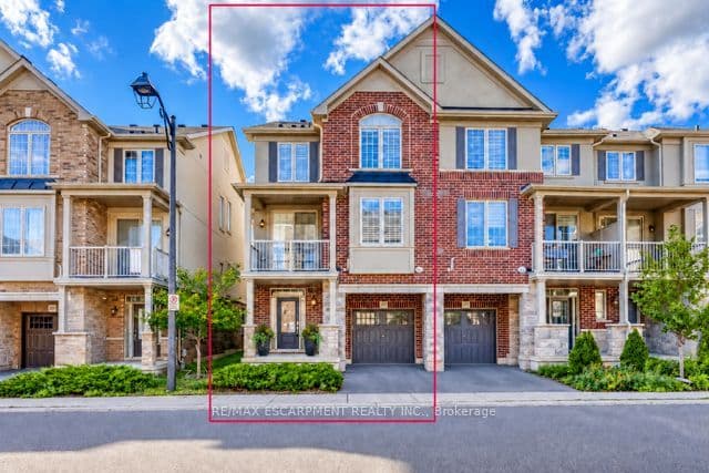 393 Grantham Common, Oakville, ON L6H 7E3