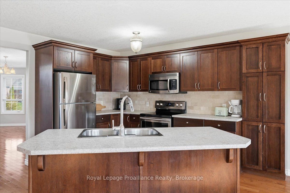 108 Parkview Heights, Quinte West, ON K8V 0A3