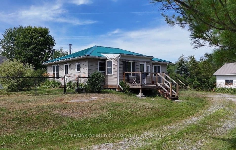 10131 Highway 41, Addington Highlands, ON K0H 1Z0