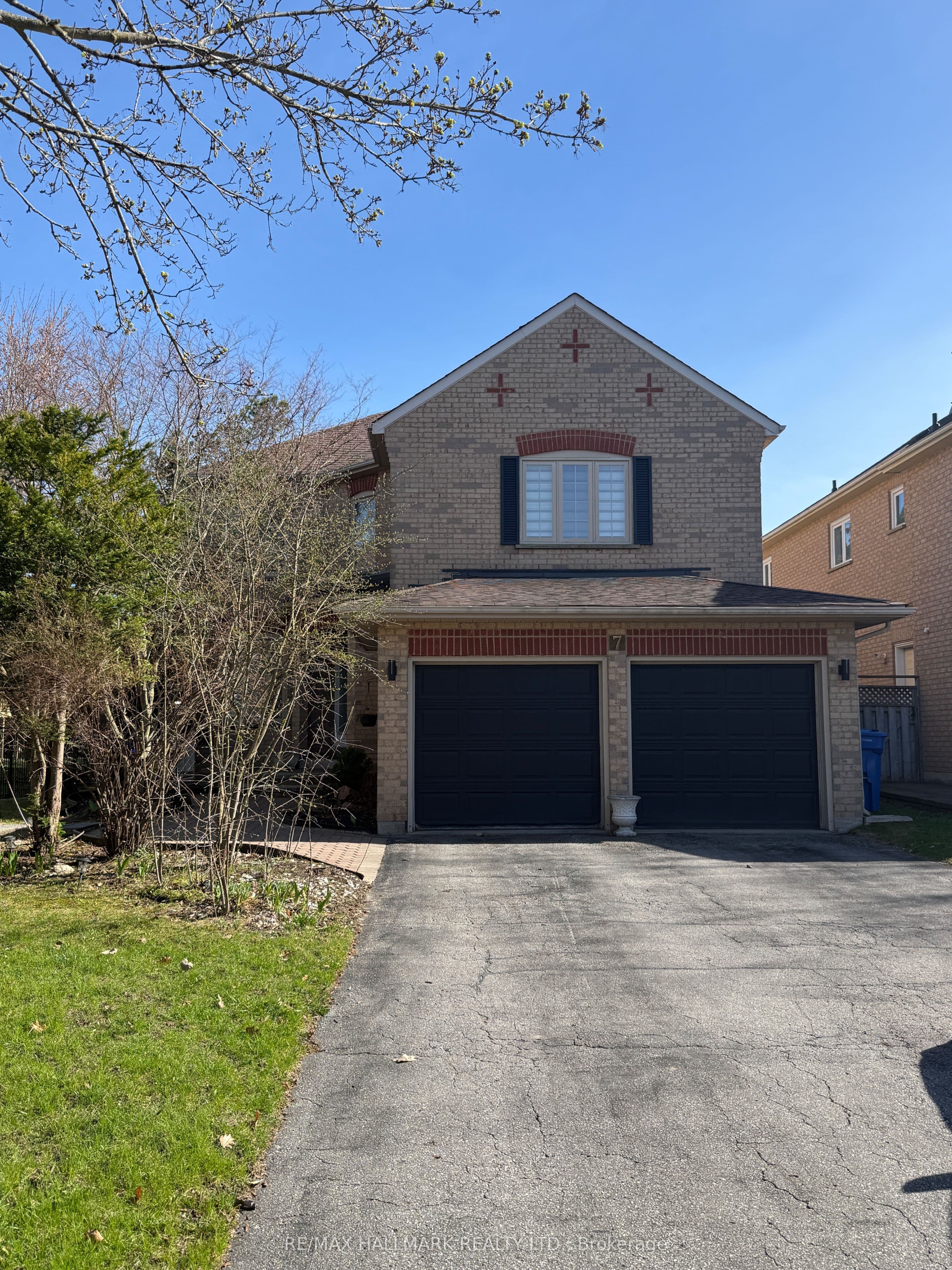 7 Charing Crescent Basement, Aurora, ON L4G 6P4