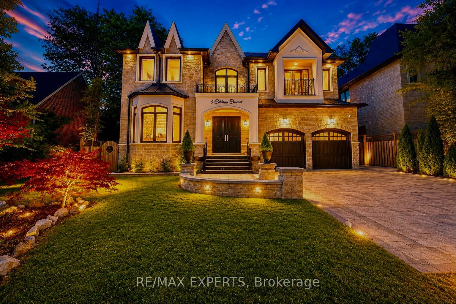 9 Calderon Crescent, Toronto, ON M2R 2E4