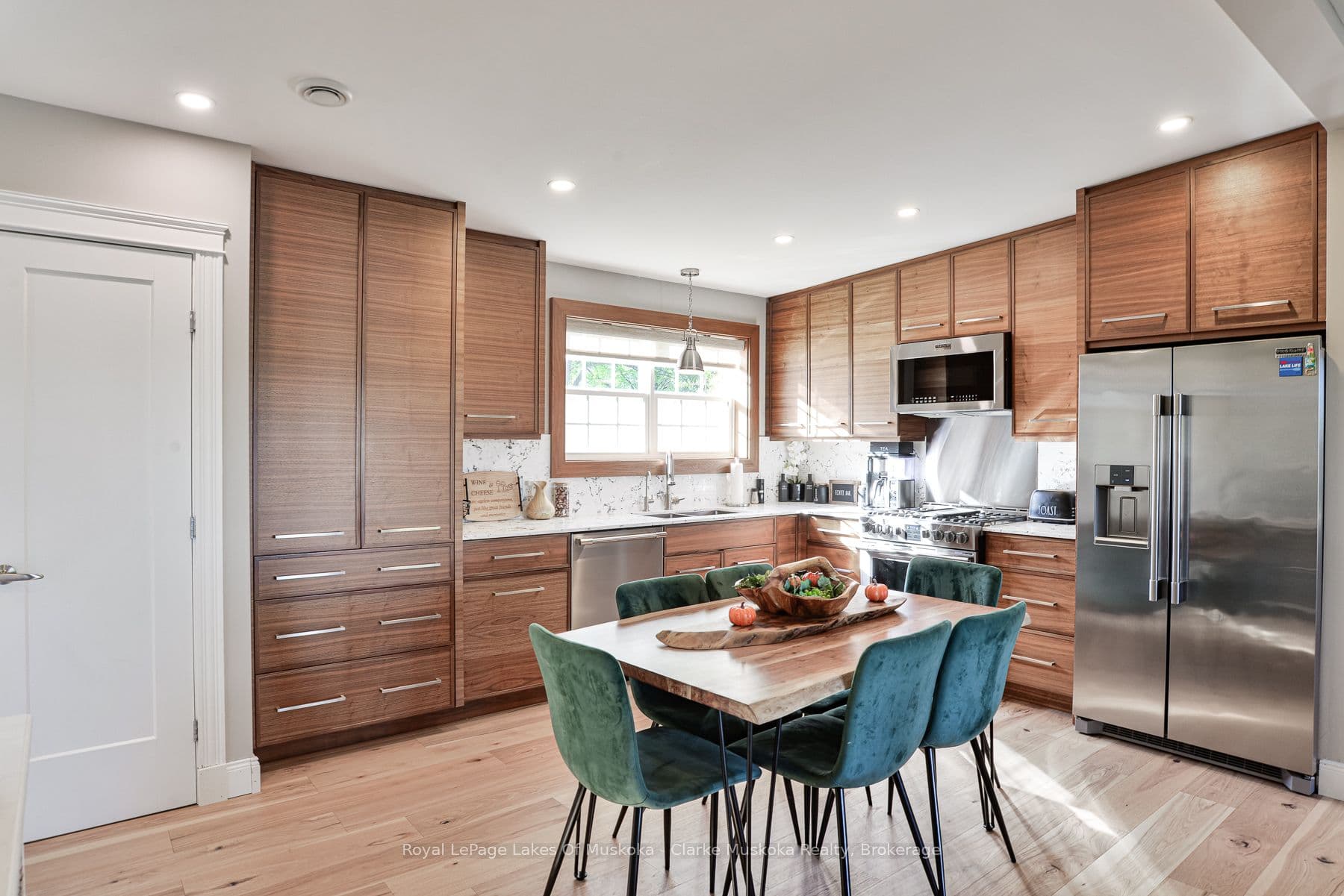 37 MINTENS Lane, Georgian Bay, ON L0K 1S0