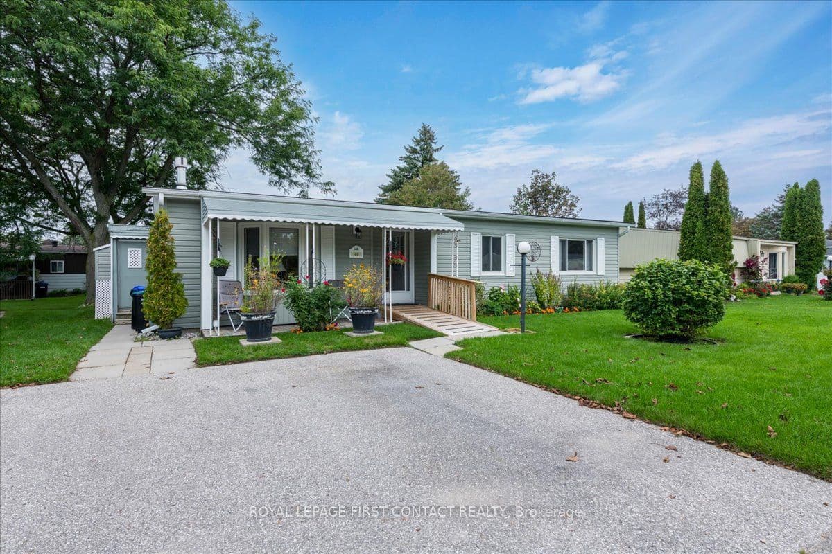 40 Corner Brook Trail, Innisfil, ON L9S 1N6