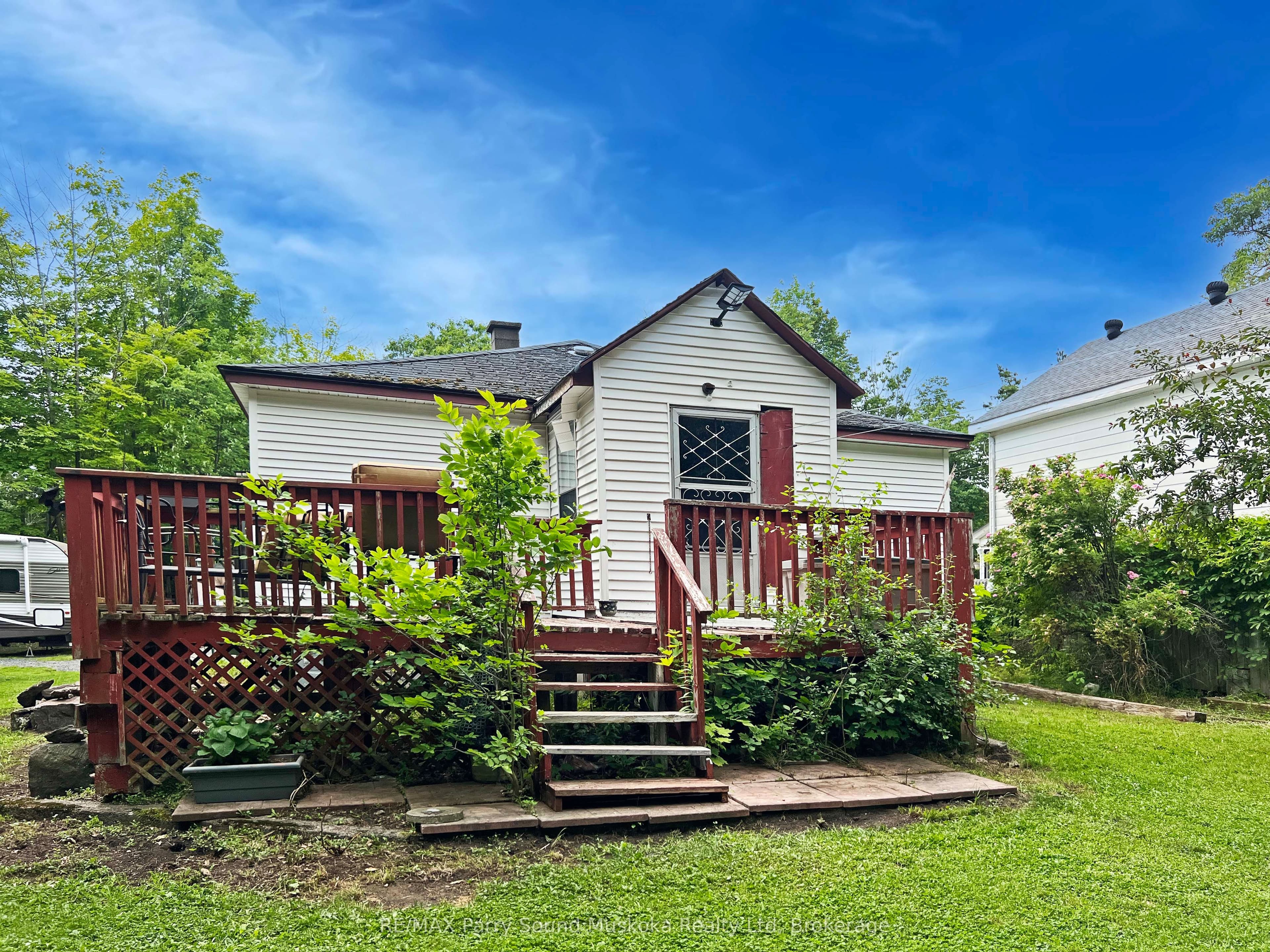 11 Adelaide Street, Parry Sound, ON P2A 1H2