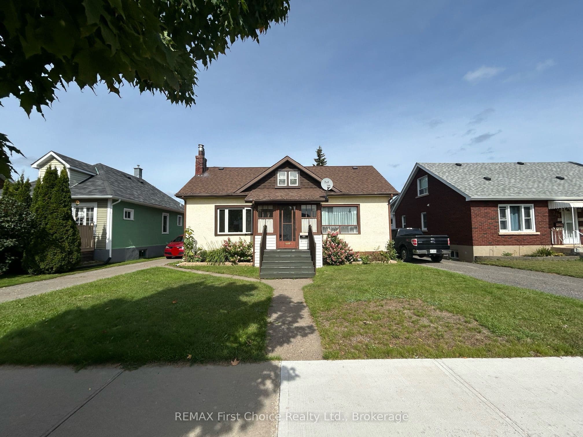 245 Francis Street W, Thunder Bay, ON P7E 4C1