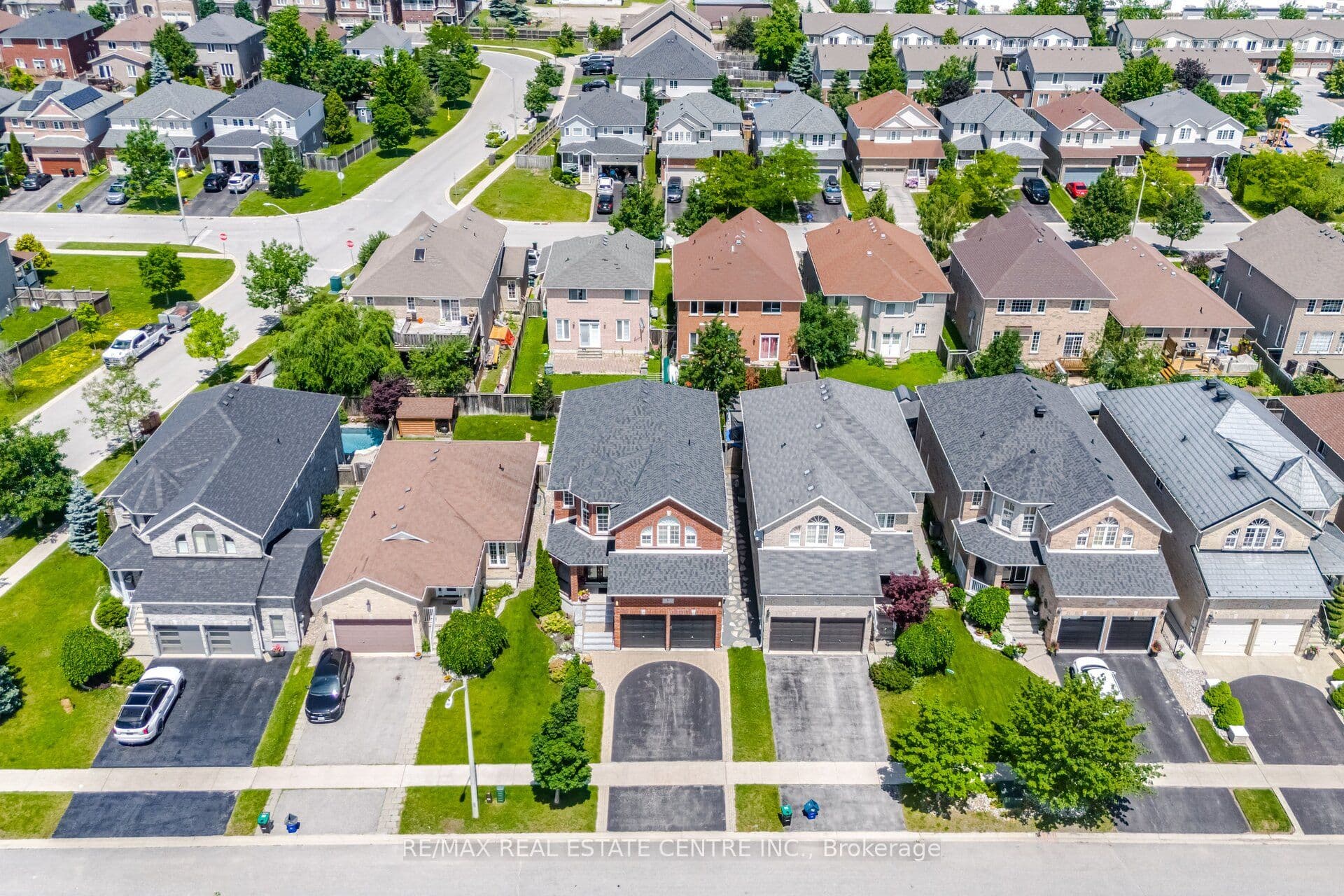 6 Parisian Crescent, Barrie, ON L4N 0Y9