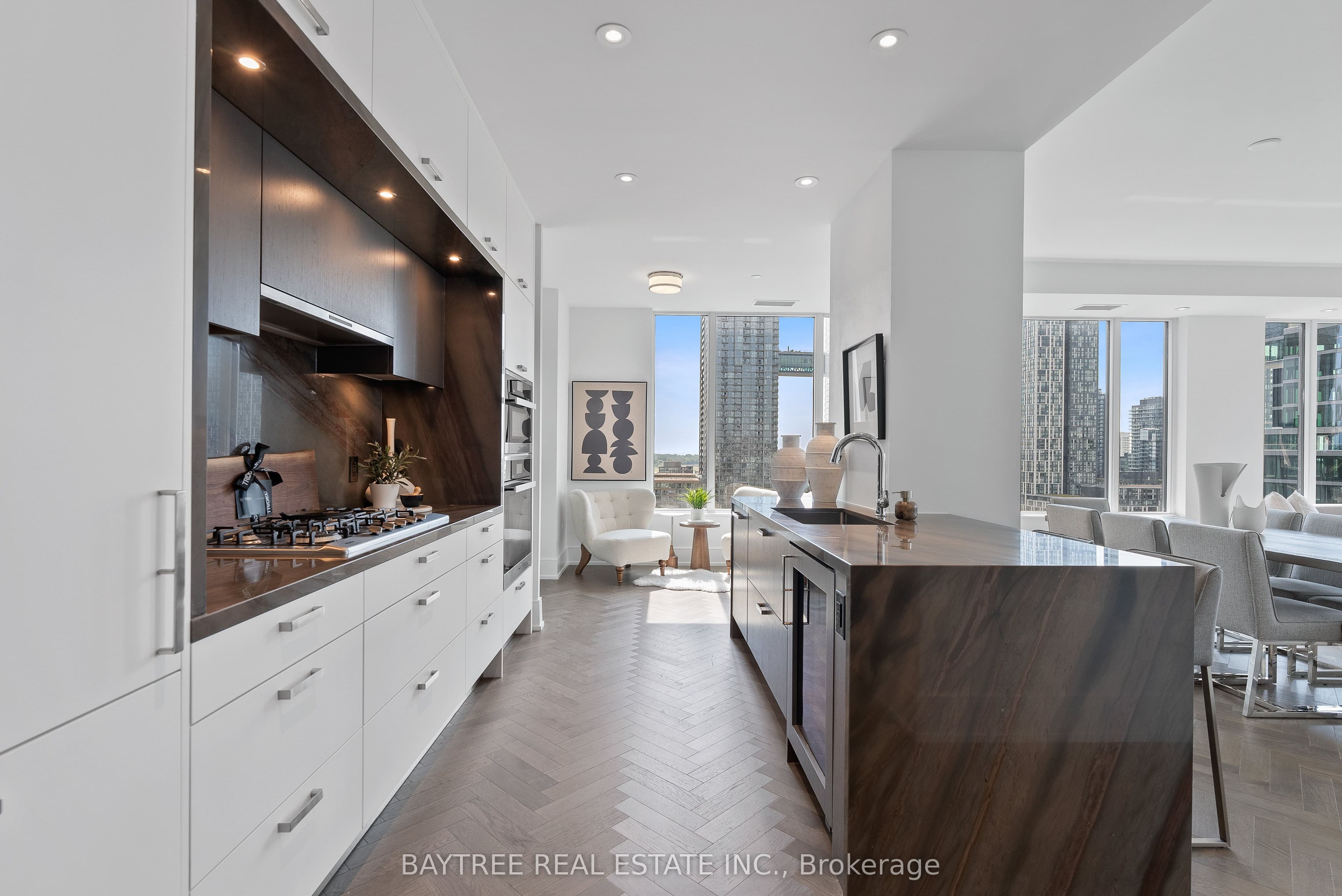 455 Wellington Street W 1108, Toronto, ON M5J 2R2