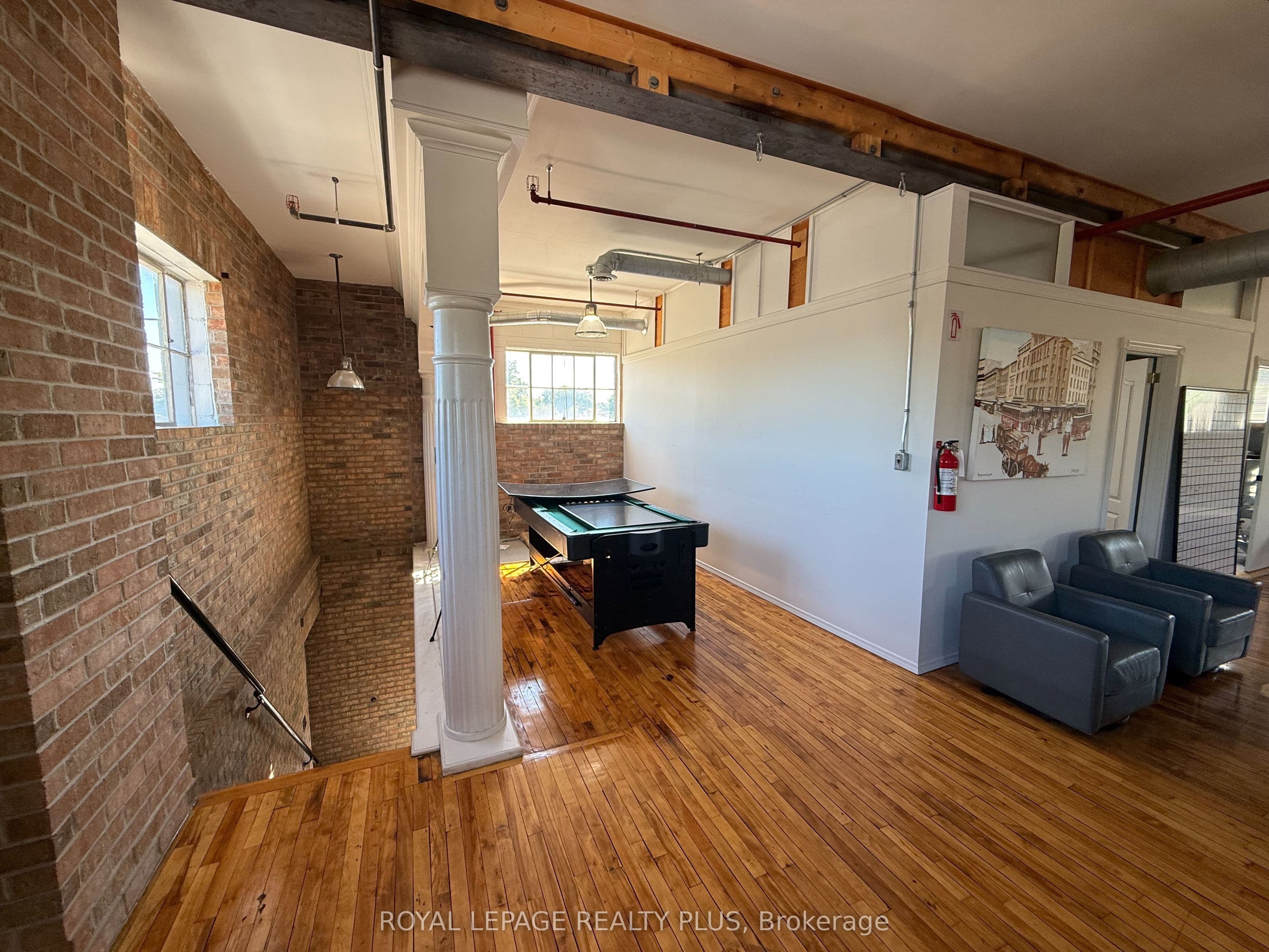 1099 Edgeleigh Avenue 2, Mississauga, ON L5E 2G2