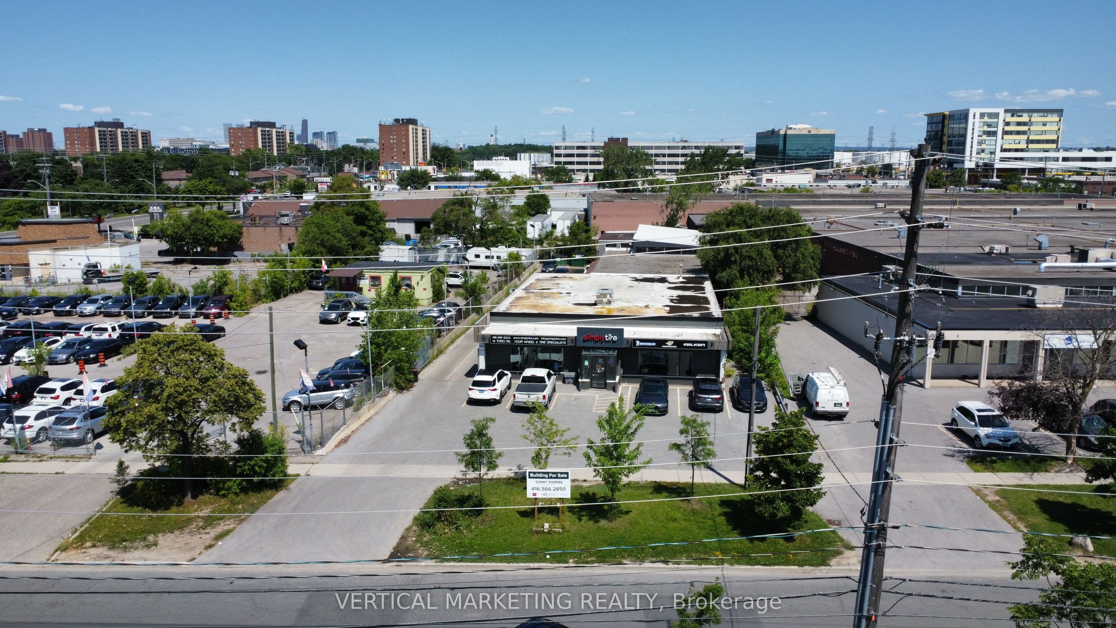 14 Toro Road, Toronto, ON M3J 2A7