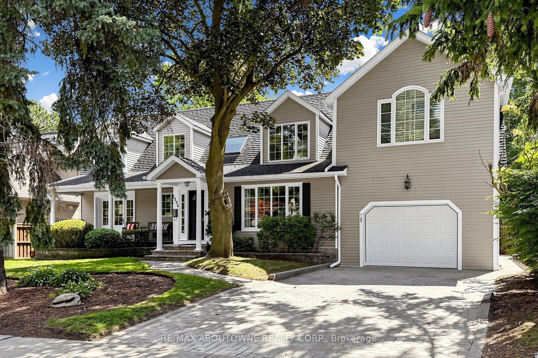 1304 Devon Road, Oakville, ON L6J 2L8