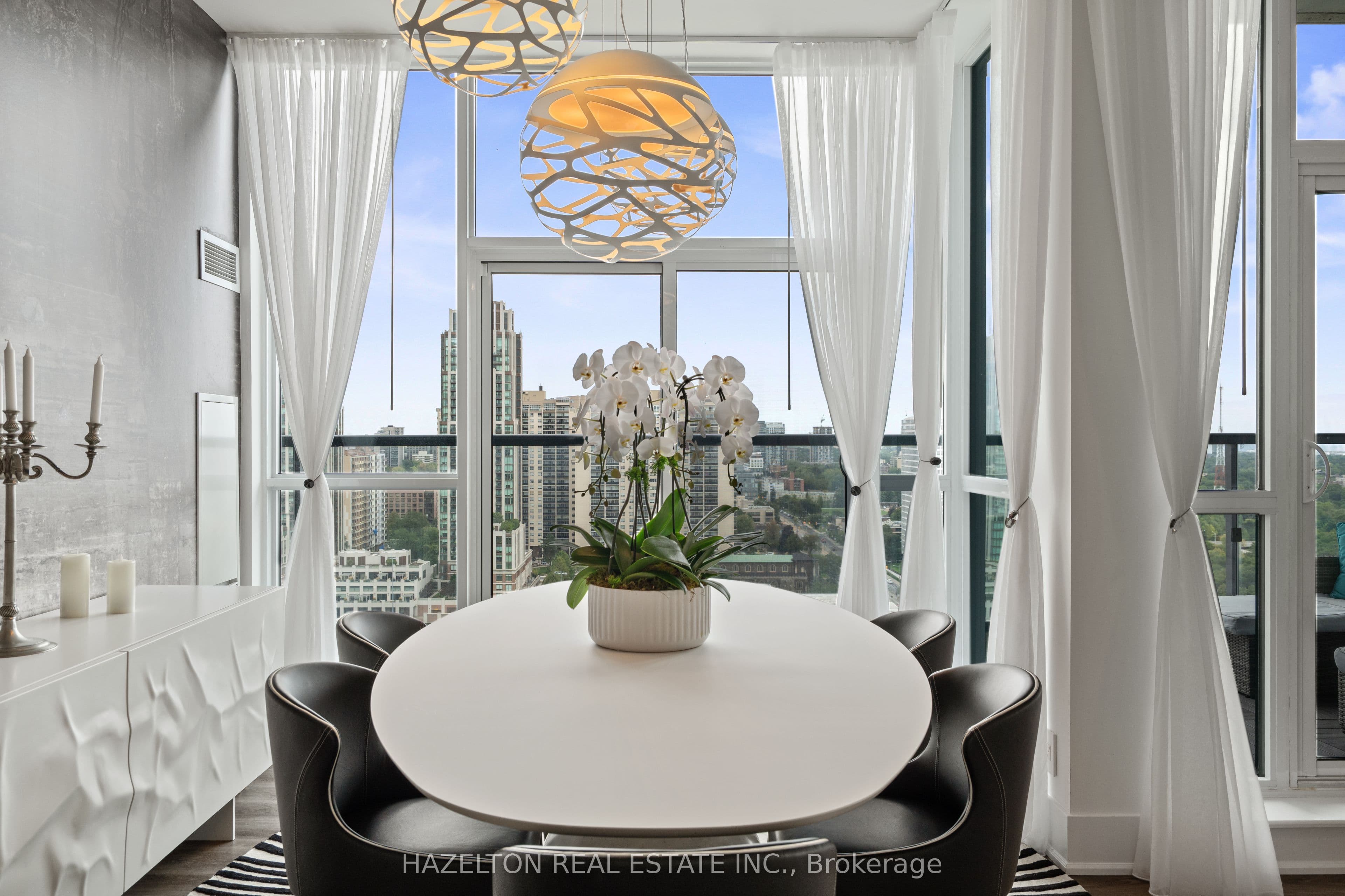 1486 Bathurst Street 1802, Toronto, ON M5P 3G9