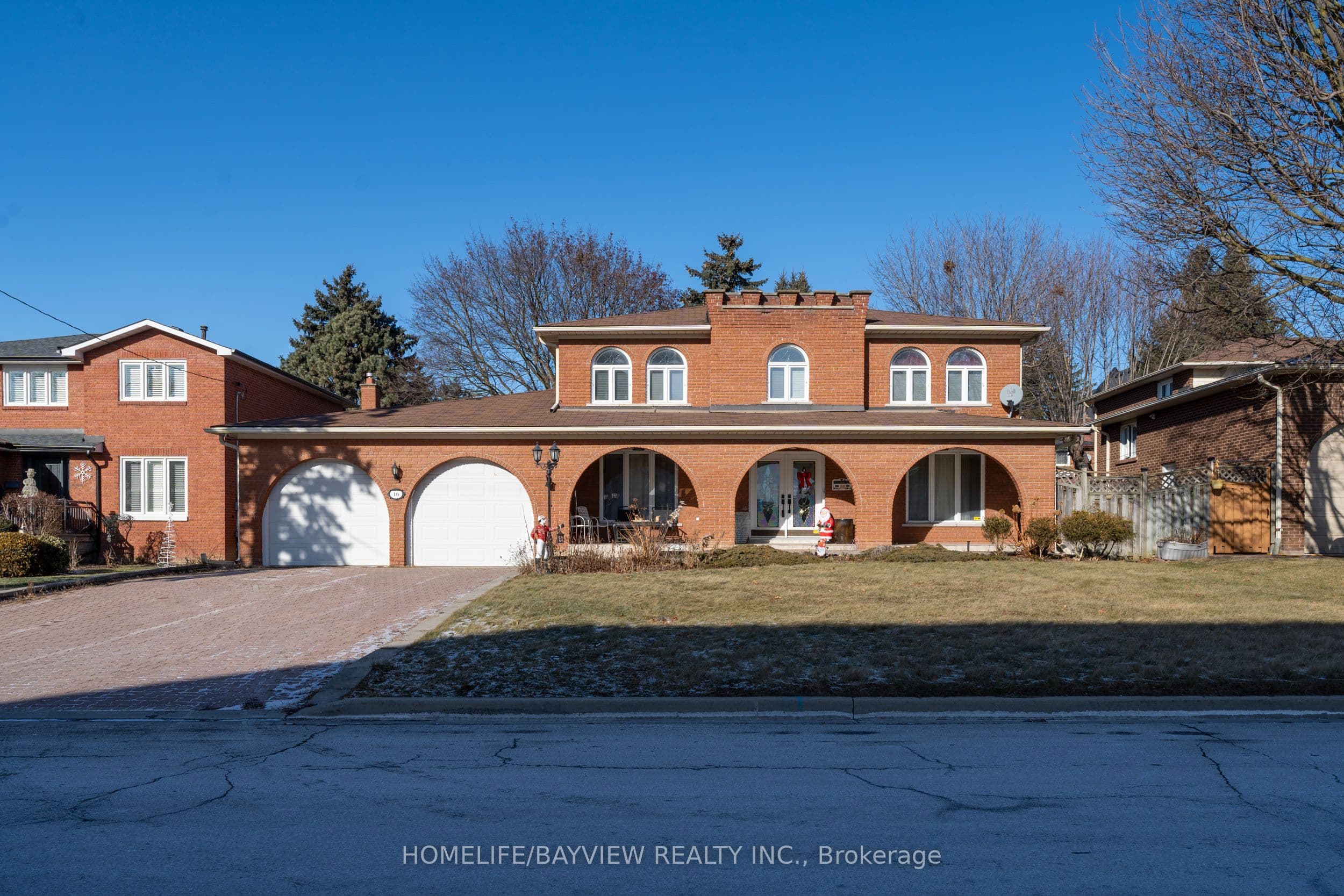 16 Roosevelt Drive, Richmond Hill, ON L4C 6V3