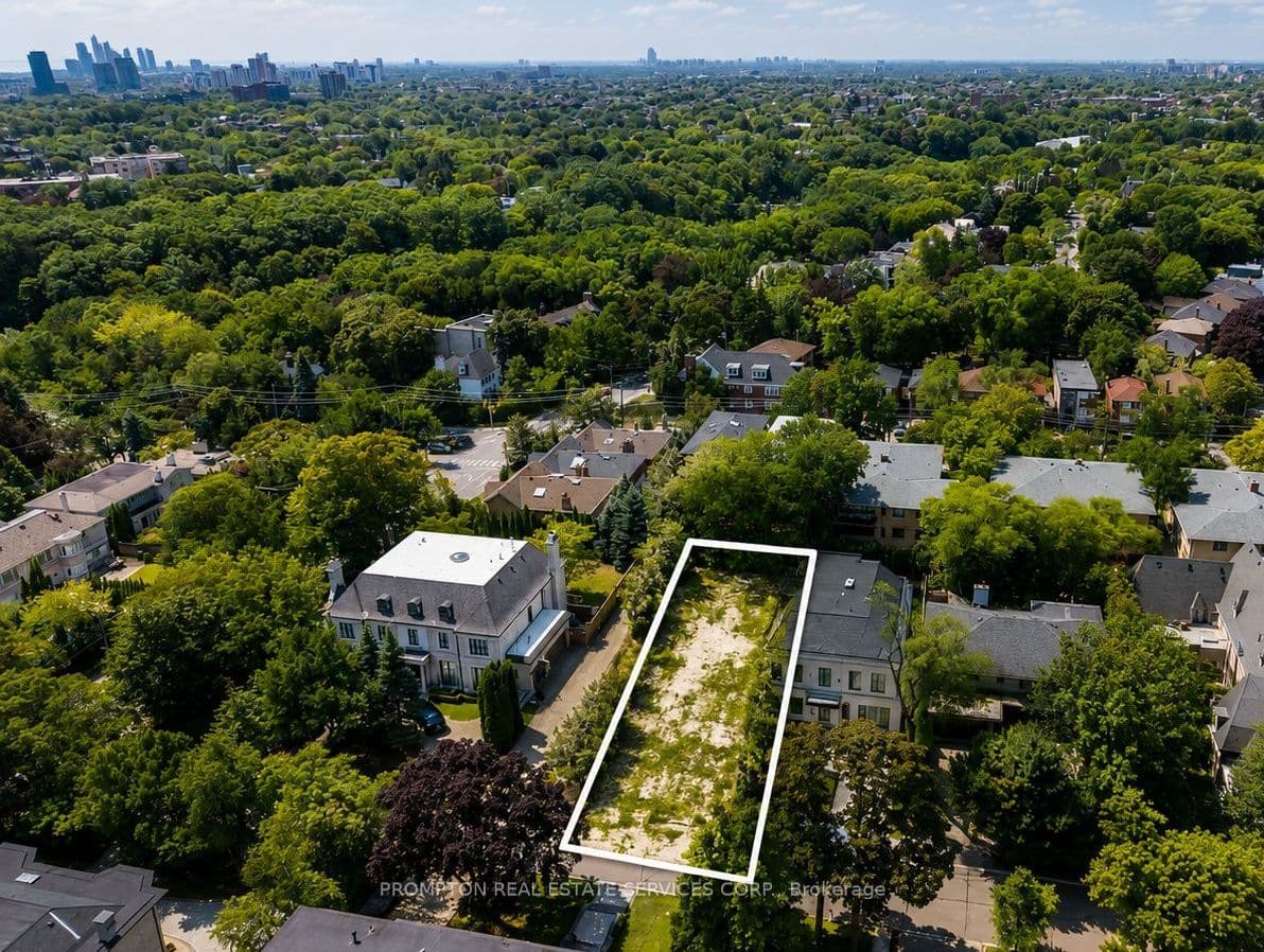 106A Richview Avenue, Toronto, ON M5P 3E9