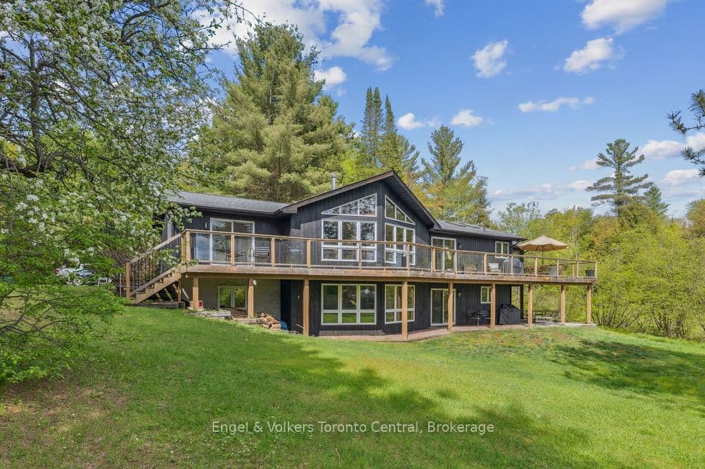 1823 Livingstone Lake Road, Algonquin Highlands, ON P0A 1E0