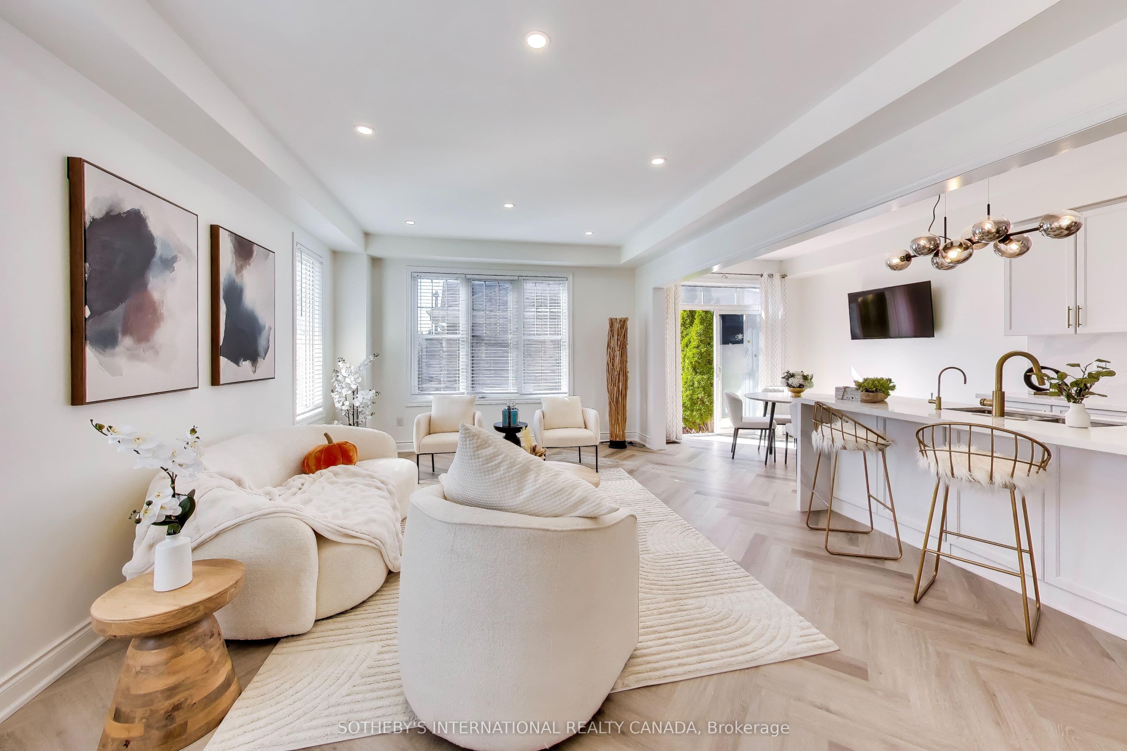 2 Frank Davis Street, Markham, ON L6B 0V9