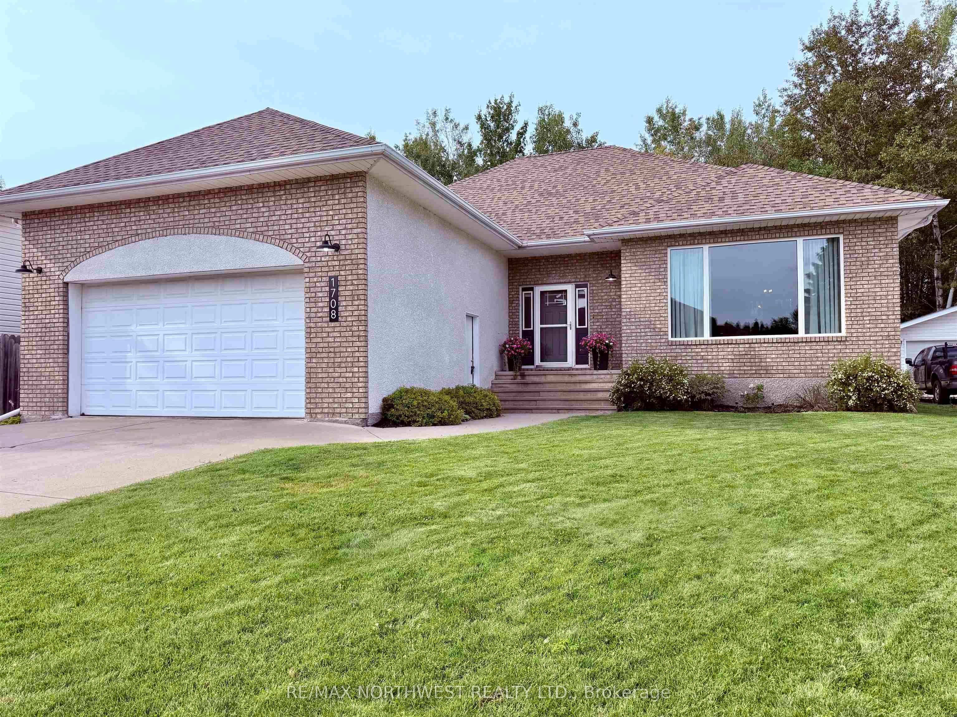 1708 Lyndy Place, Fort Frances, ON P9A 3V4