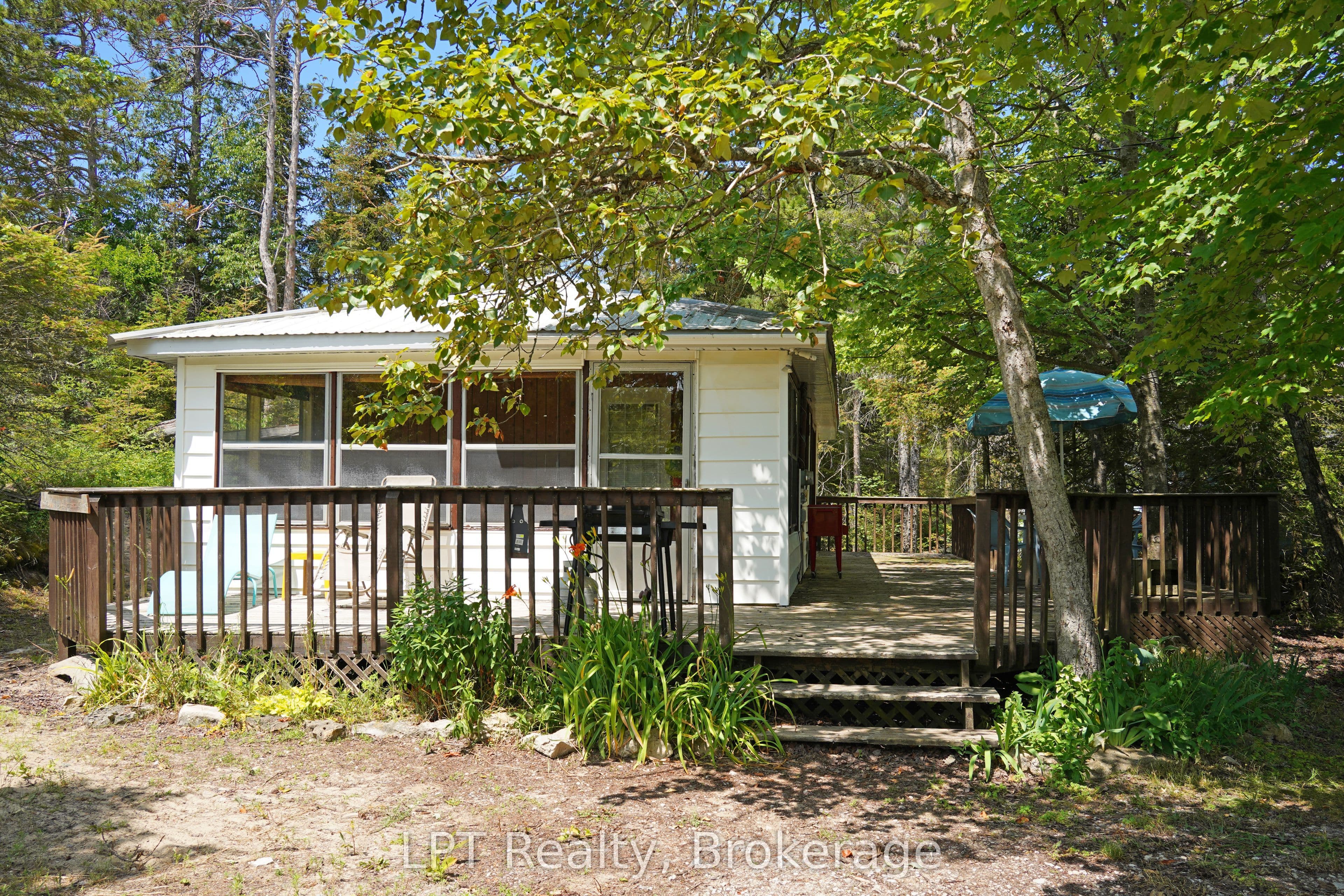 14 SOG-JE-WA-SA Drive, Native Leased Lands, ON N0H 2G0