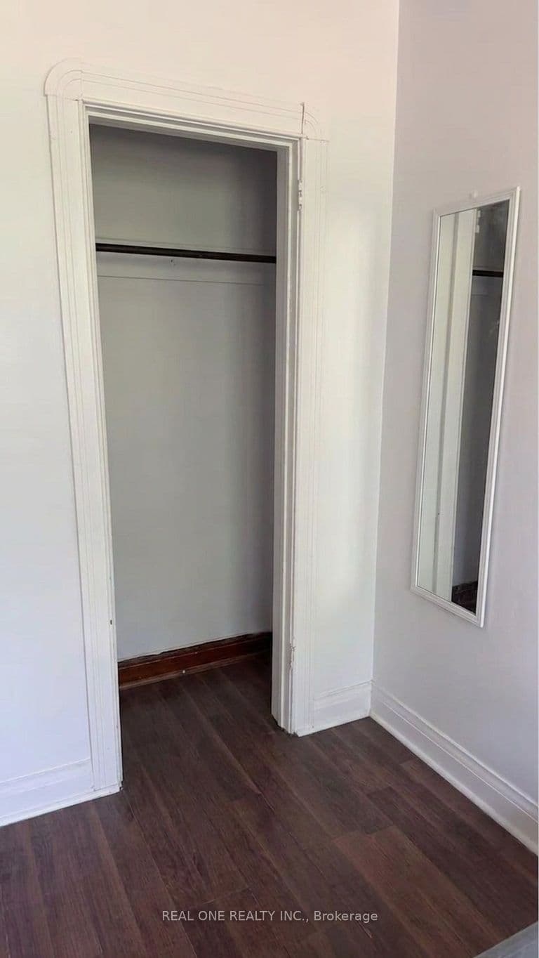 3287 Lake Shore Boulevard W Room2, Toronto, ON M8W 1M8