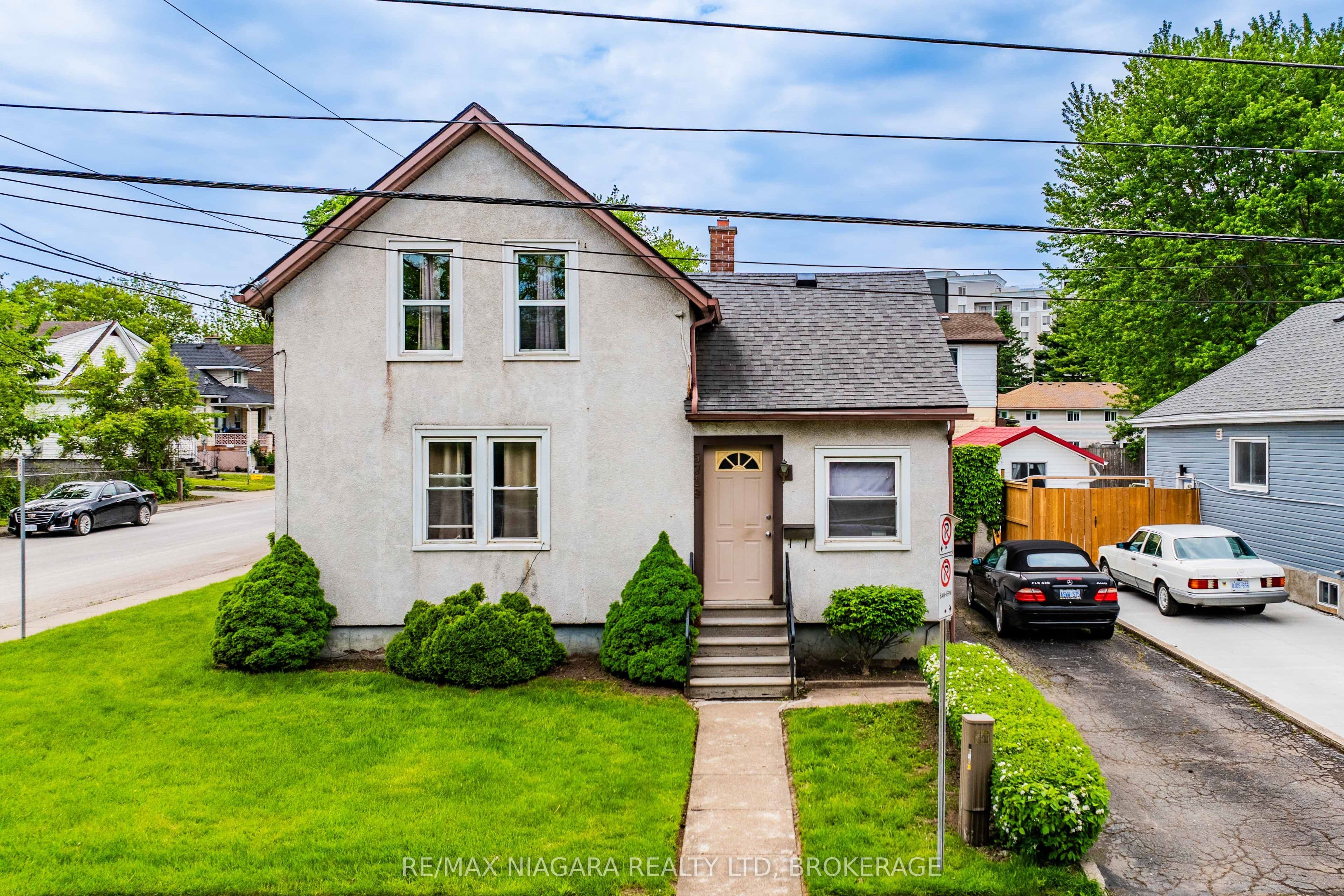 5719 Temperance Avenue E, Niagara Falls, ON L2G 4A6
