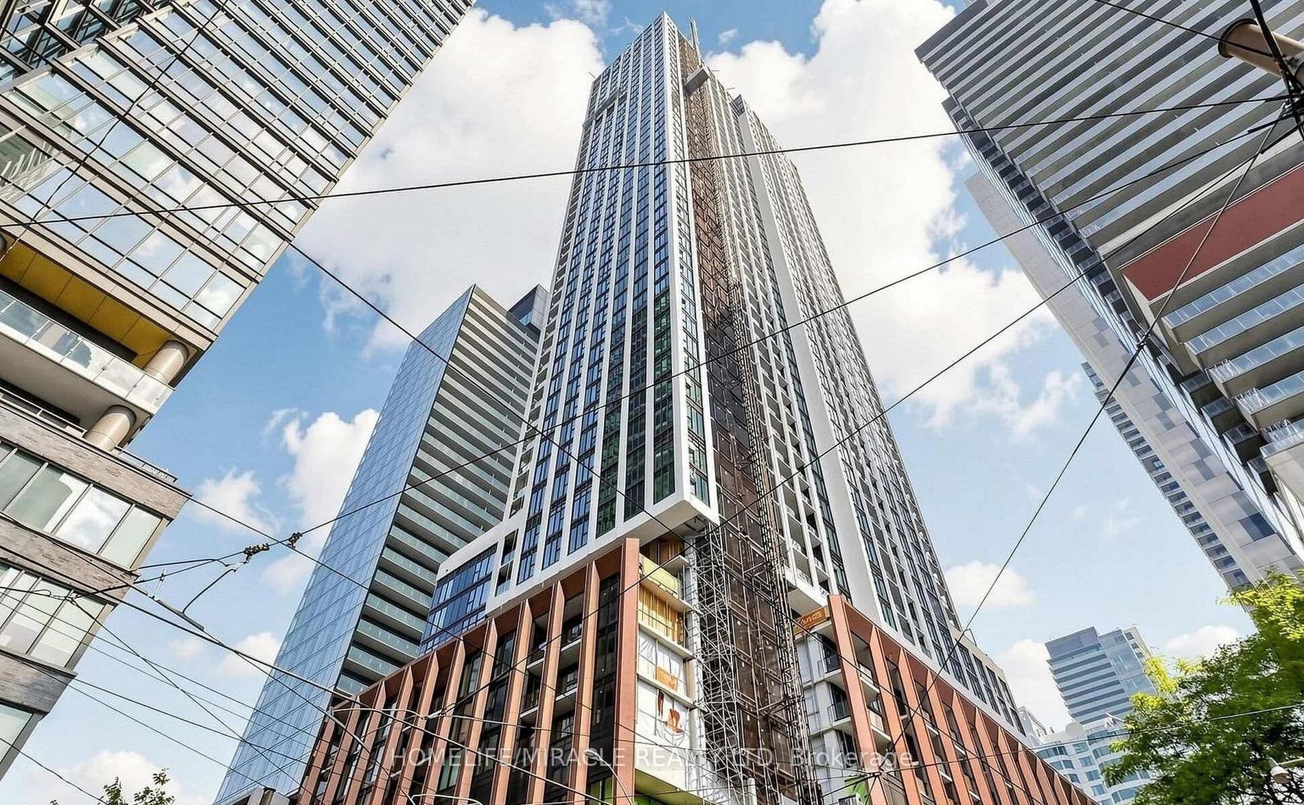 400 King Street 2301, Toronto, ON M5V 1K2