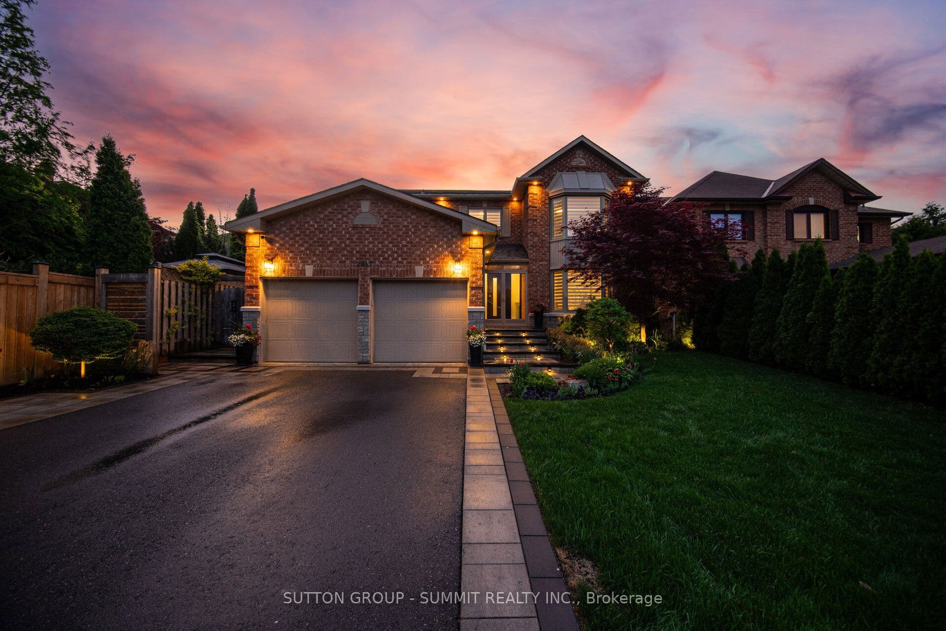 2017 LADY DI Court NW, Mississauga, ON L5K 2N1