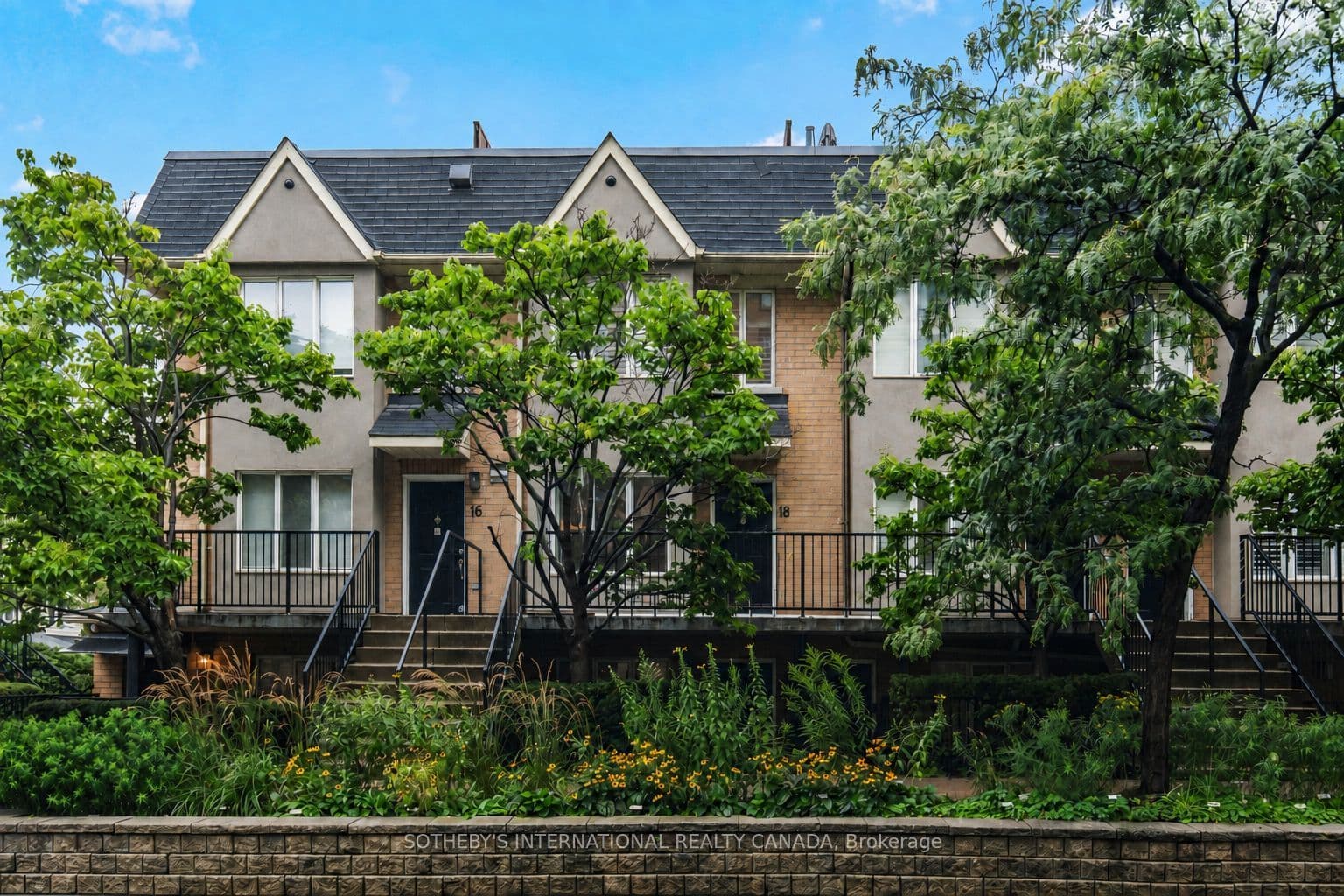 208 Niagara Street 18, Toronto, ON M6J 3W5