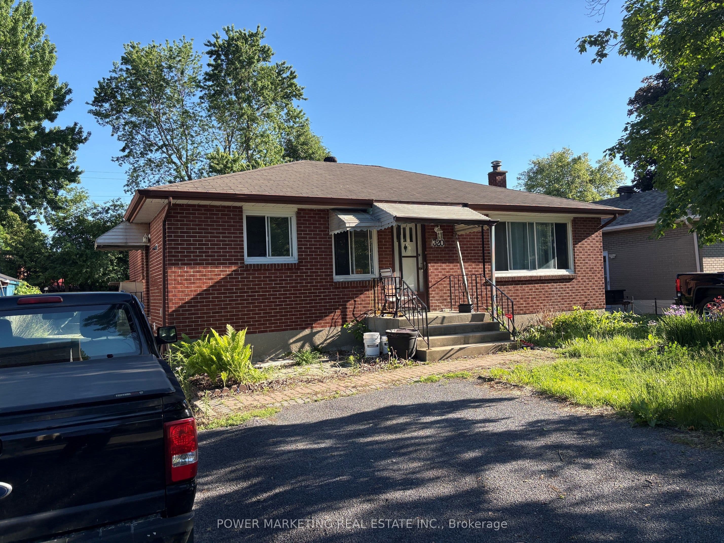 320 Fullerton Avenue, Overbrook - Castleheights and Area, ON K1K 1K3