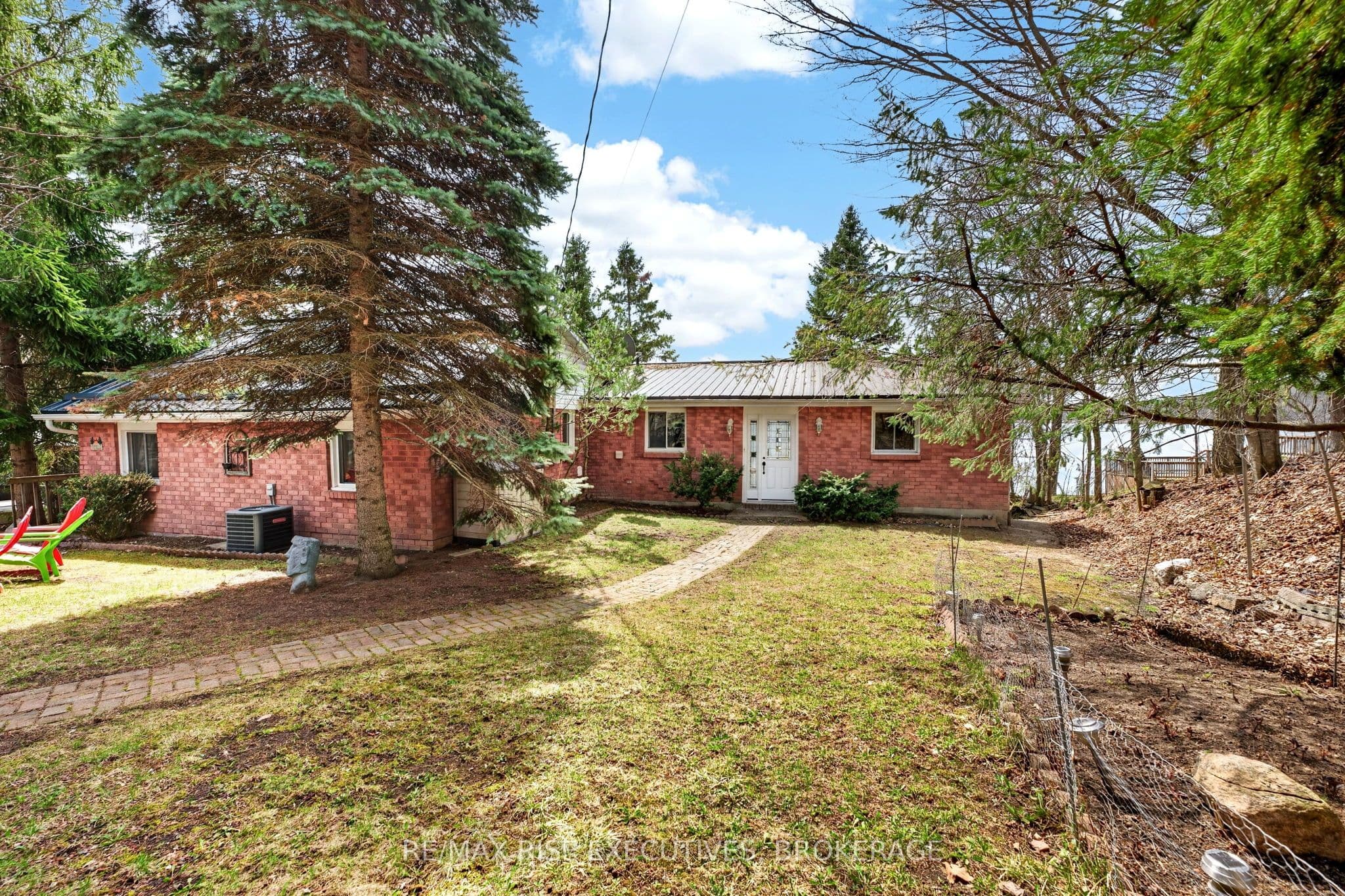 3481 Buck Point Lane, Frontenac, ON K0H 1X0