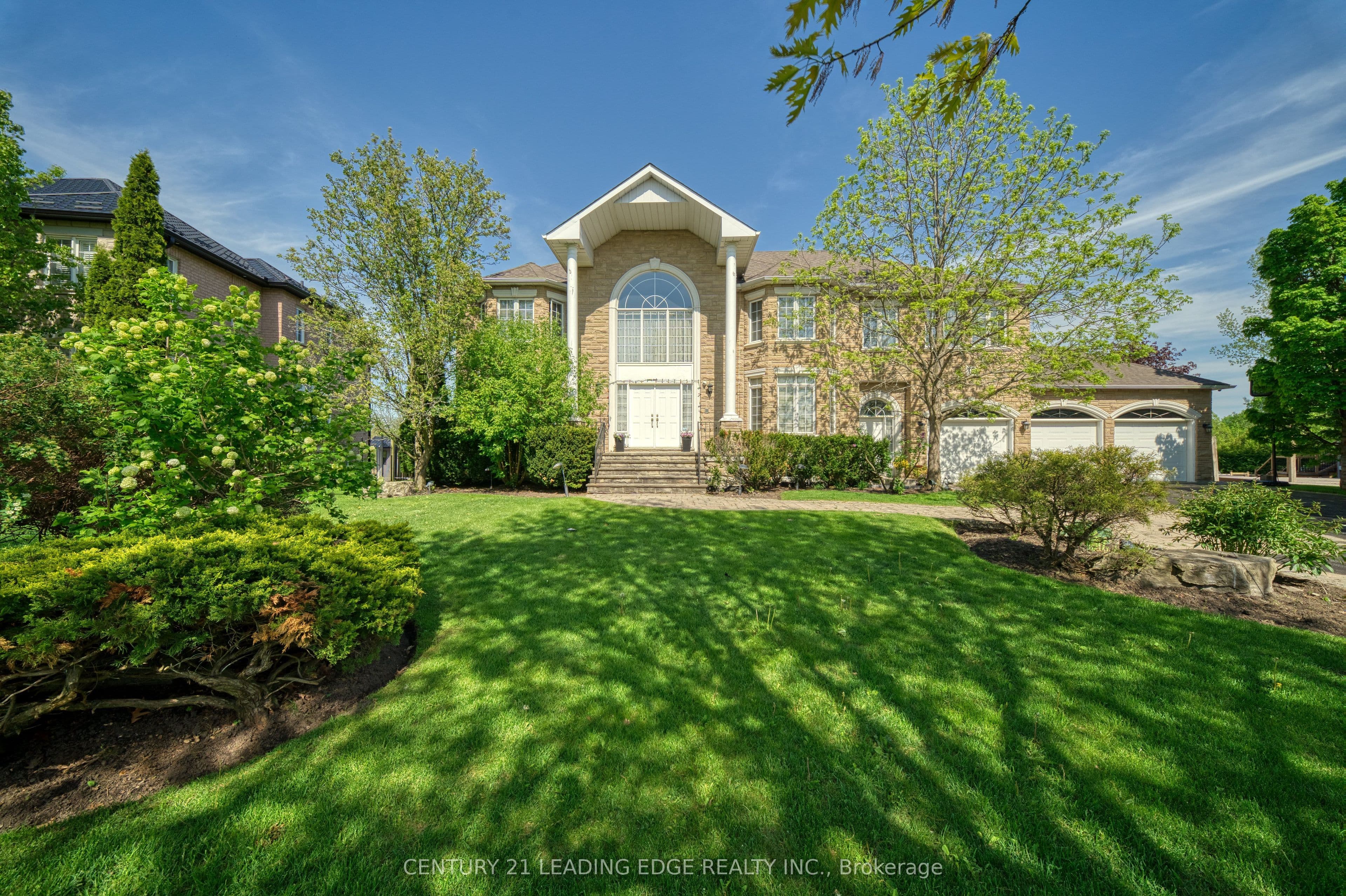 15 Upper Ridge Court, Markham, ON L3S 3W6