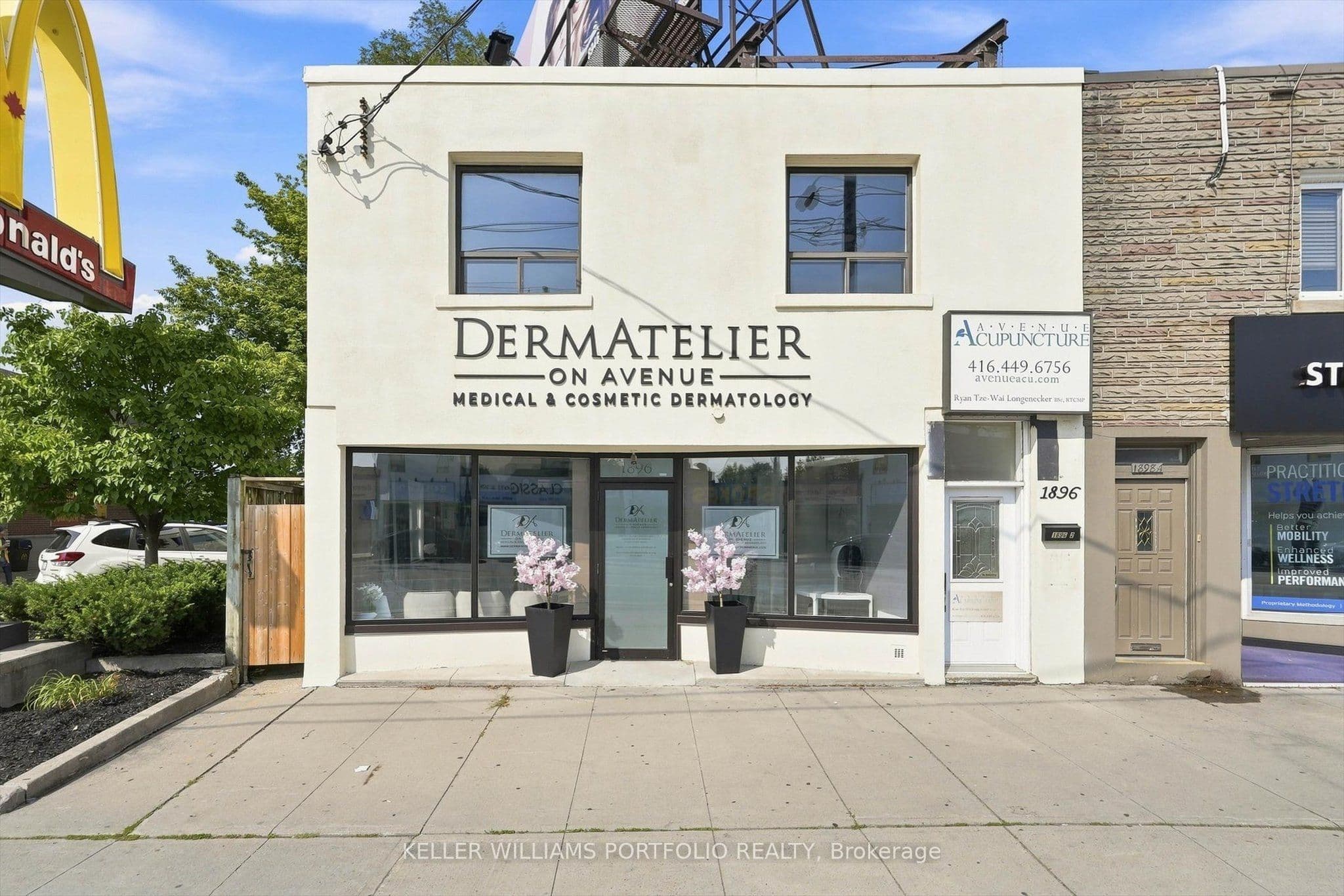 1896 Avenue Road 201, Toronto, ON M5M 3Z8