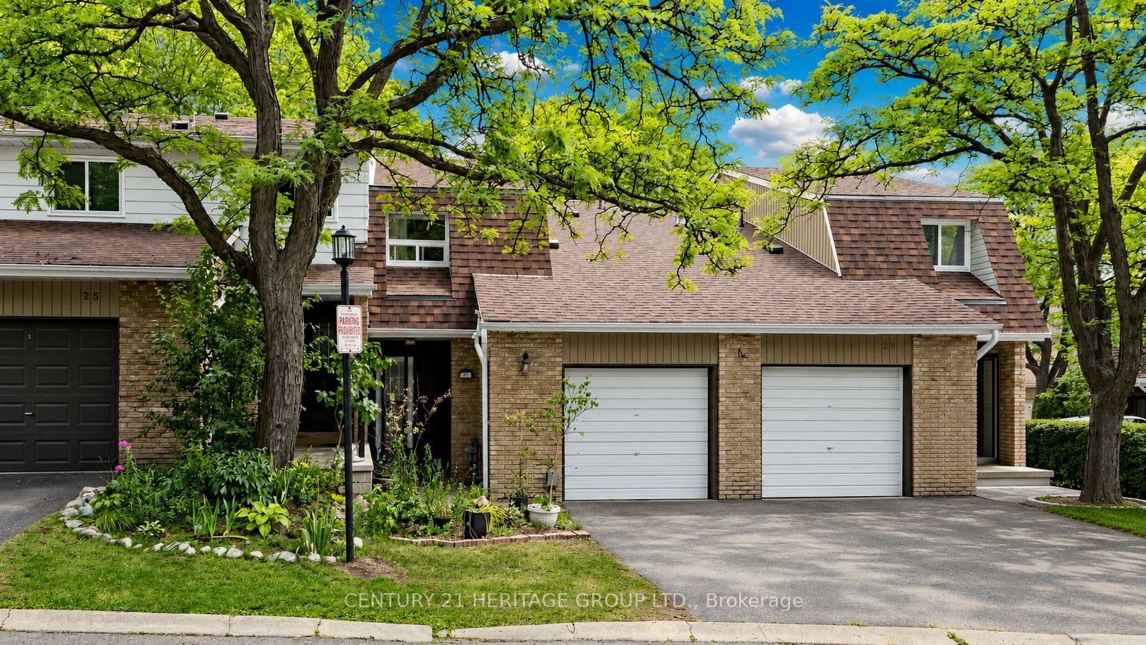 27 Dunkeld Way, Markham, ON L3T 4Y8