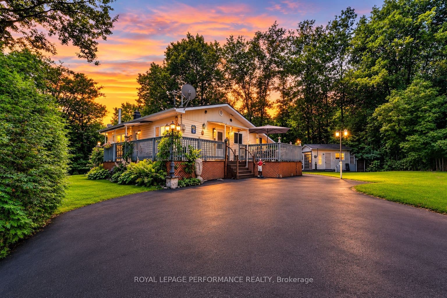 22197 Parkhill Circle, South Glengarry, ON K0C 1Z0