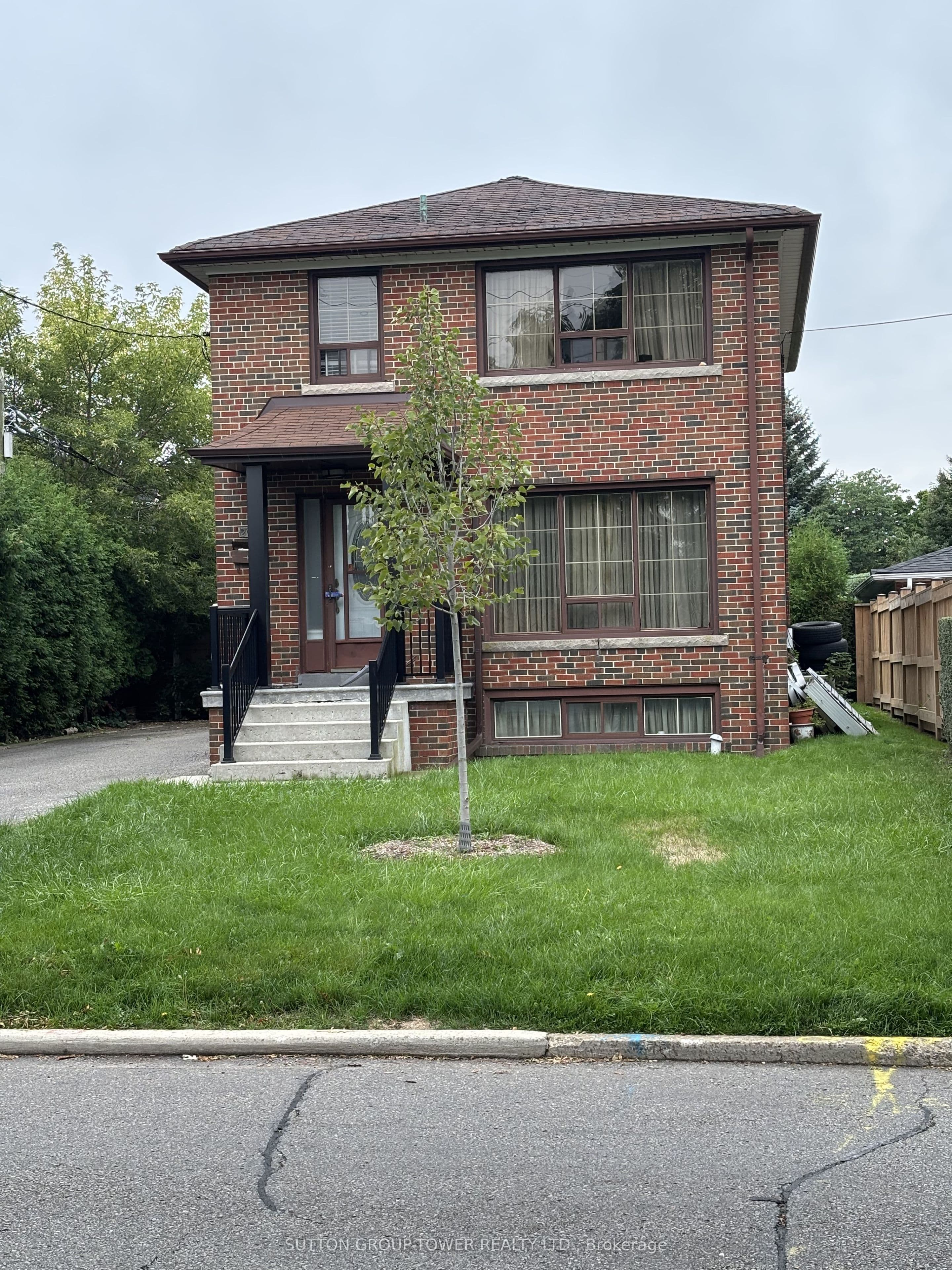 200 Locksley Avenue, Toronto, ON M6B 3N9