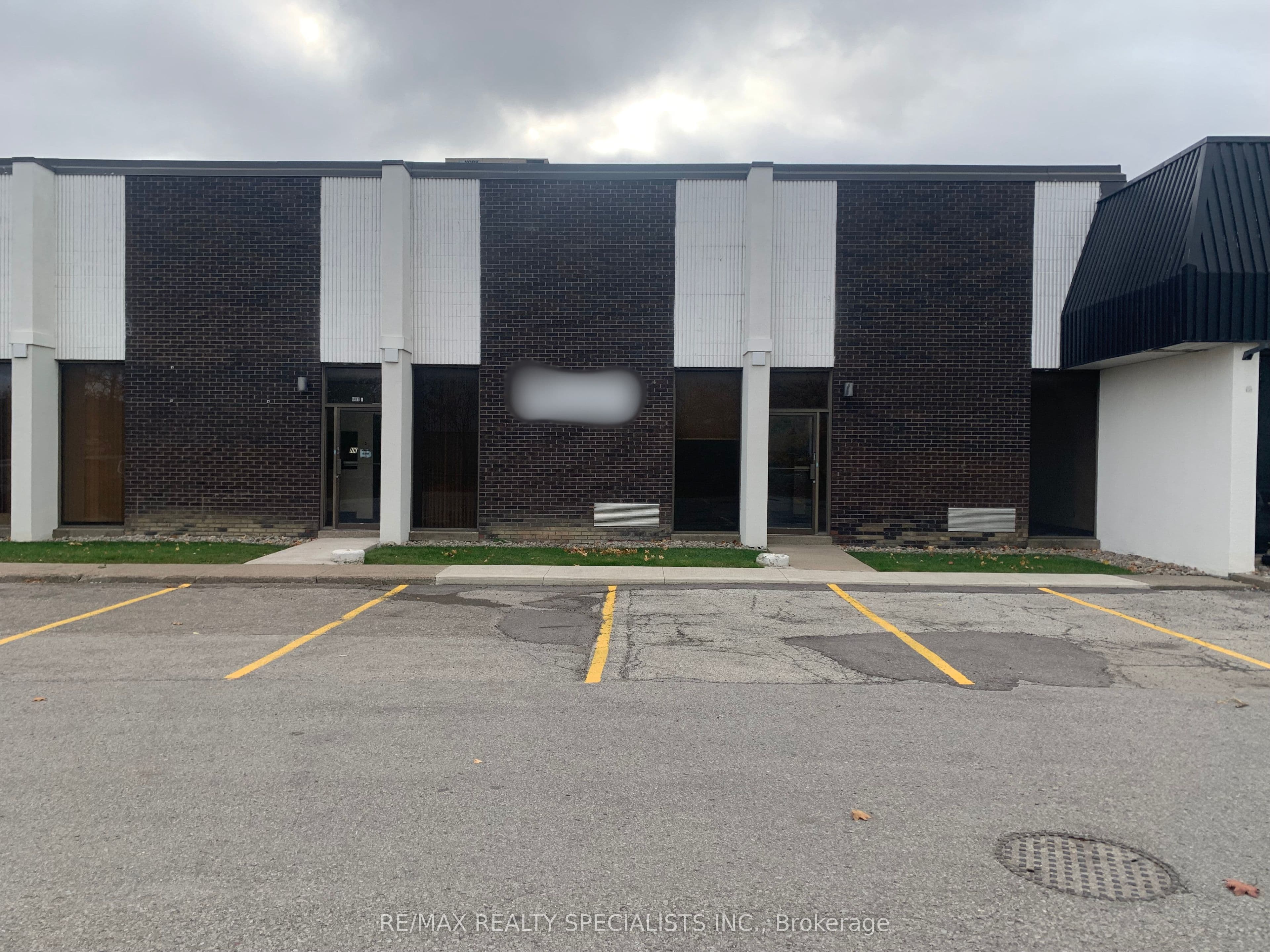 22 Melanie Drive #8-9, Brampton, ON L6T 4K8