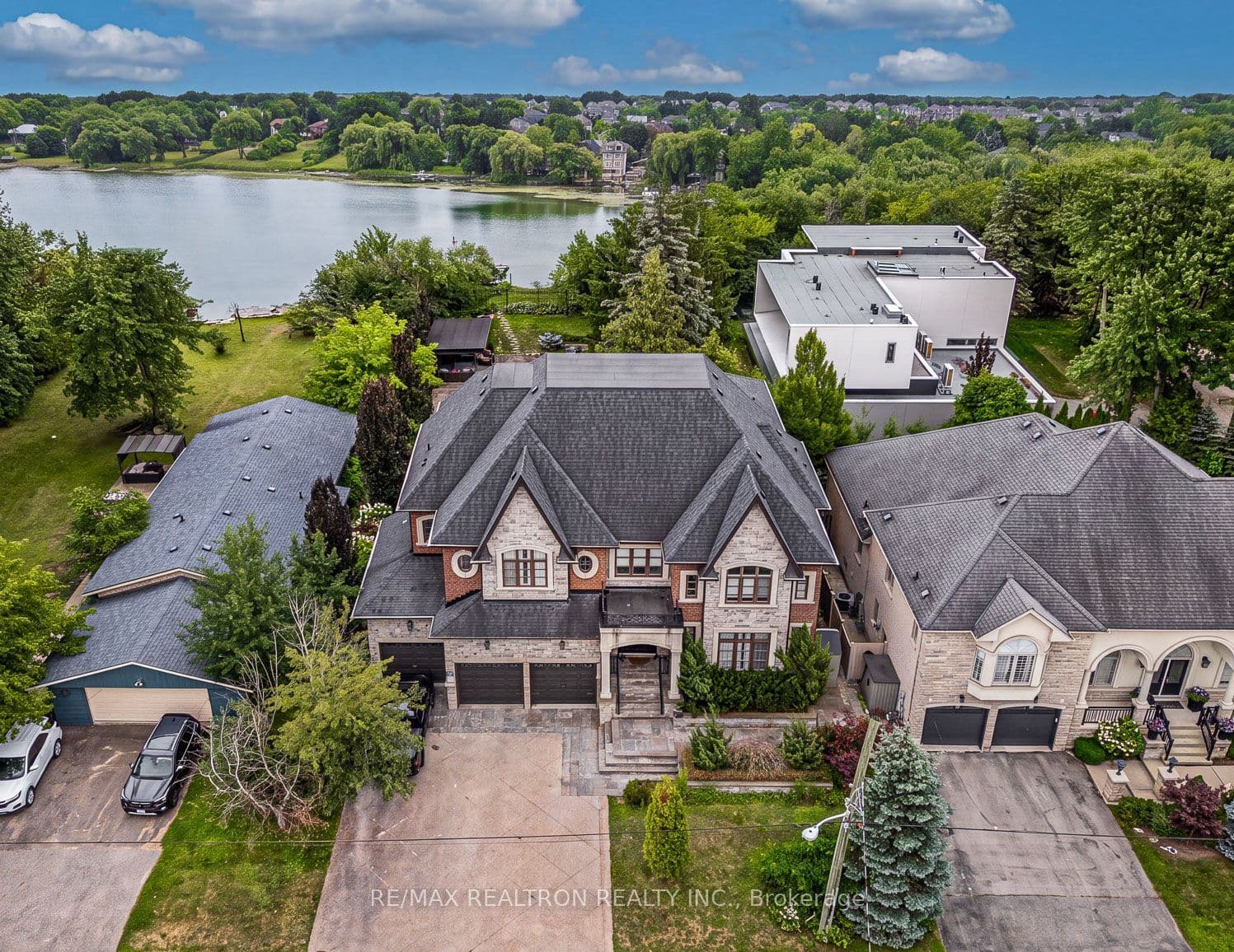 173 Lakeland Crescent, Richmond Hill, ON L4E 3A4