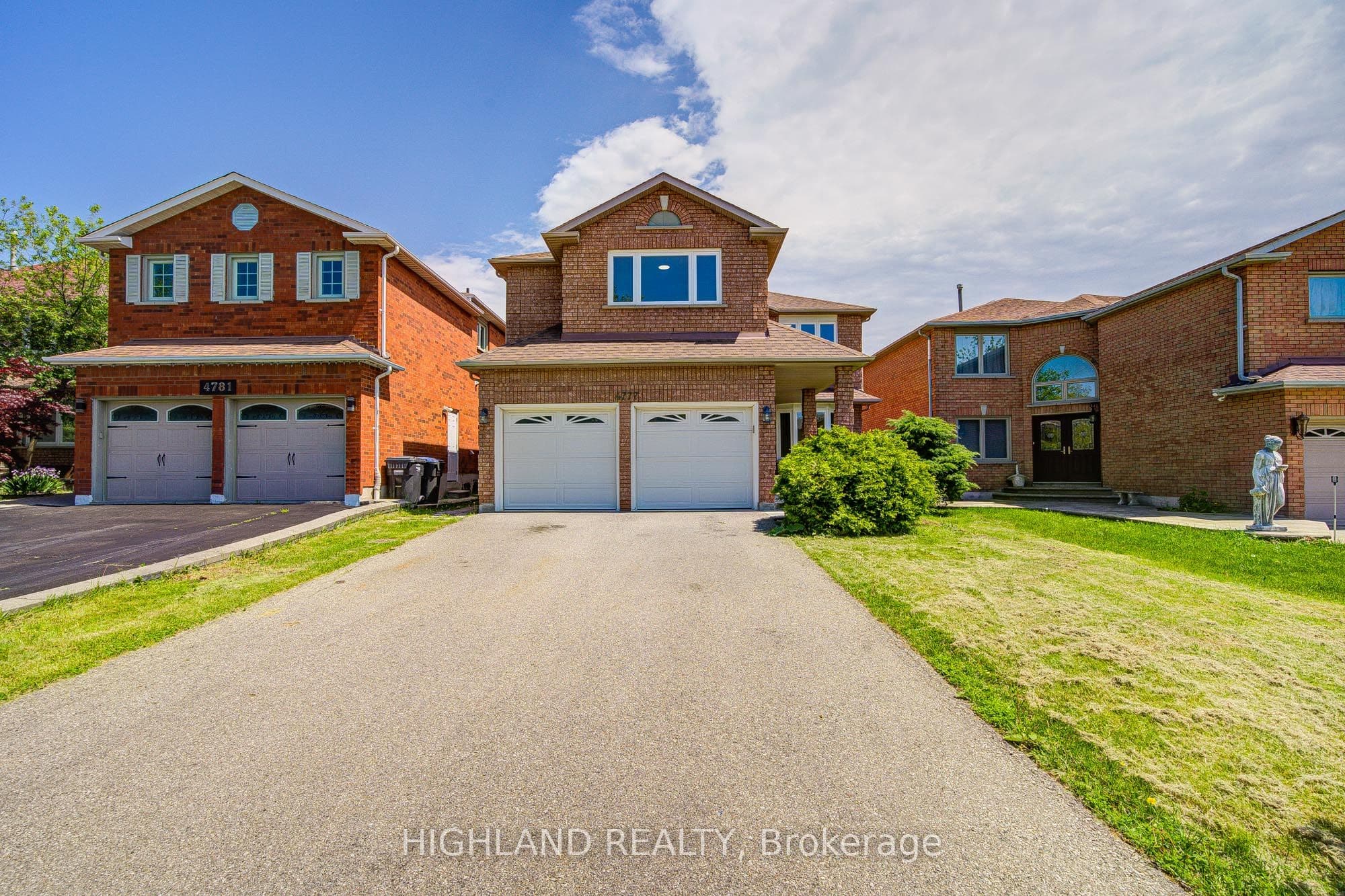 4777 Crystal Rose Drive, Mississauga, ON L5V 1G9