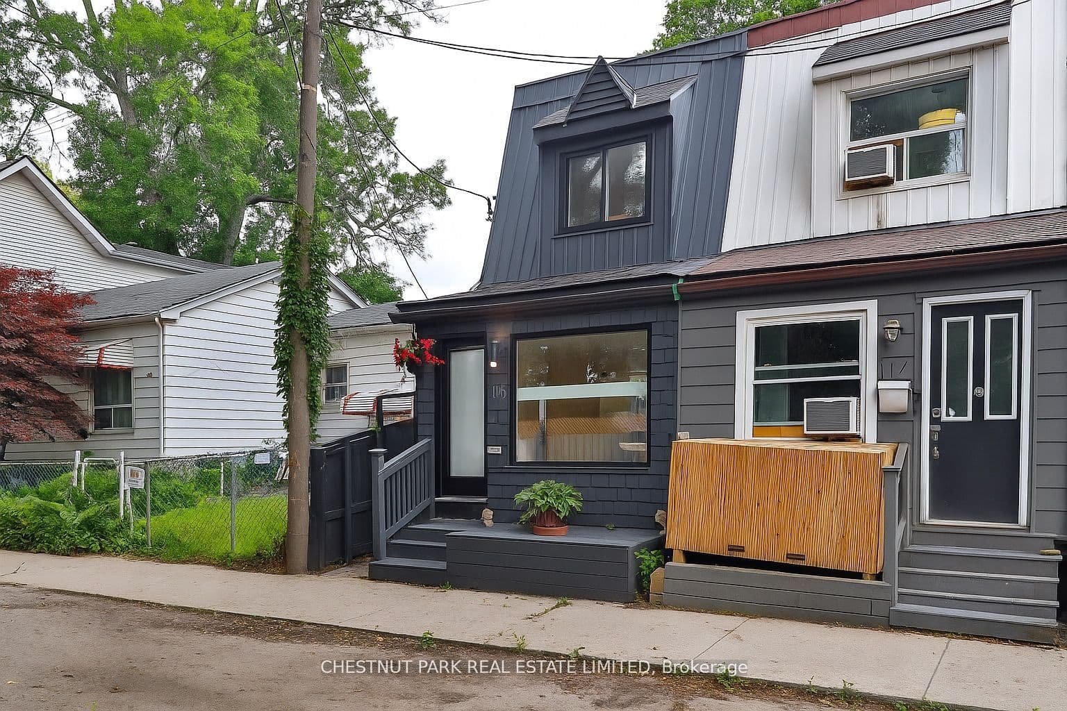 119 Craven Road, Toronto, ON M4L 2Z4