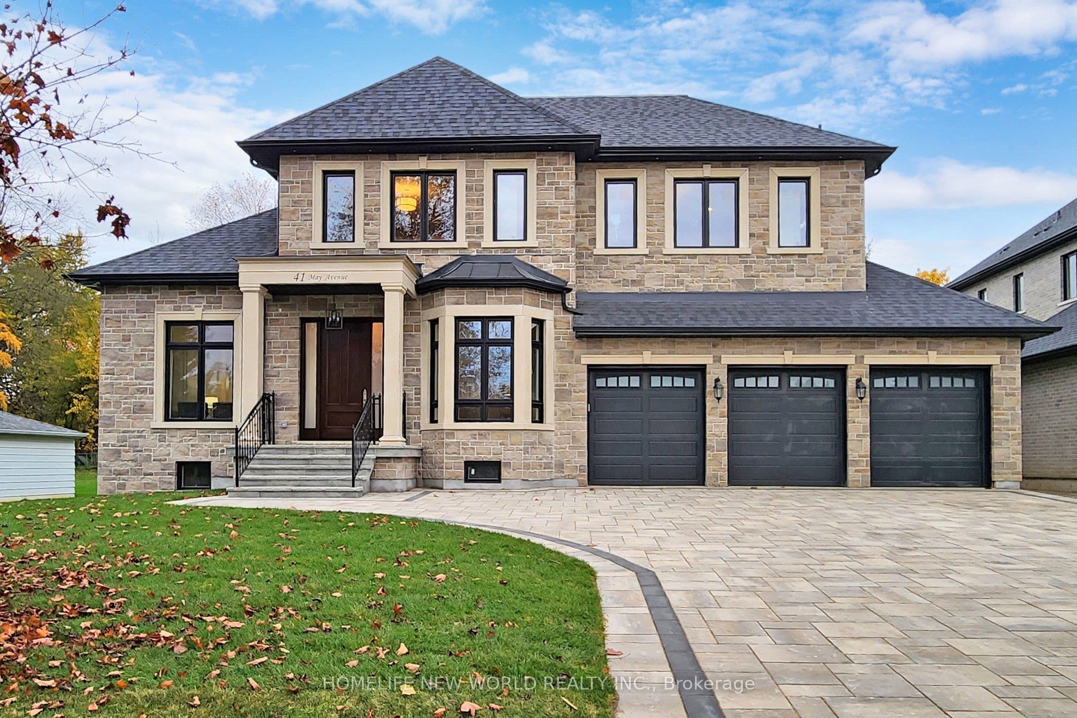58 May Avenue, East Gwillimbury, ON L0G 1V0