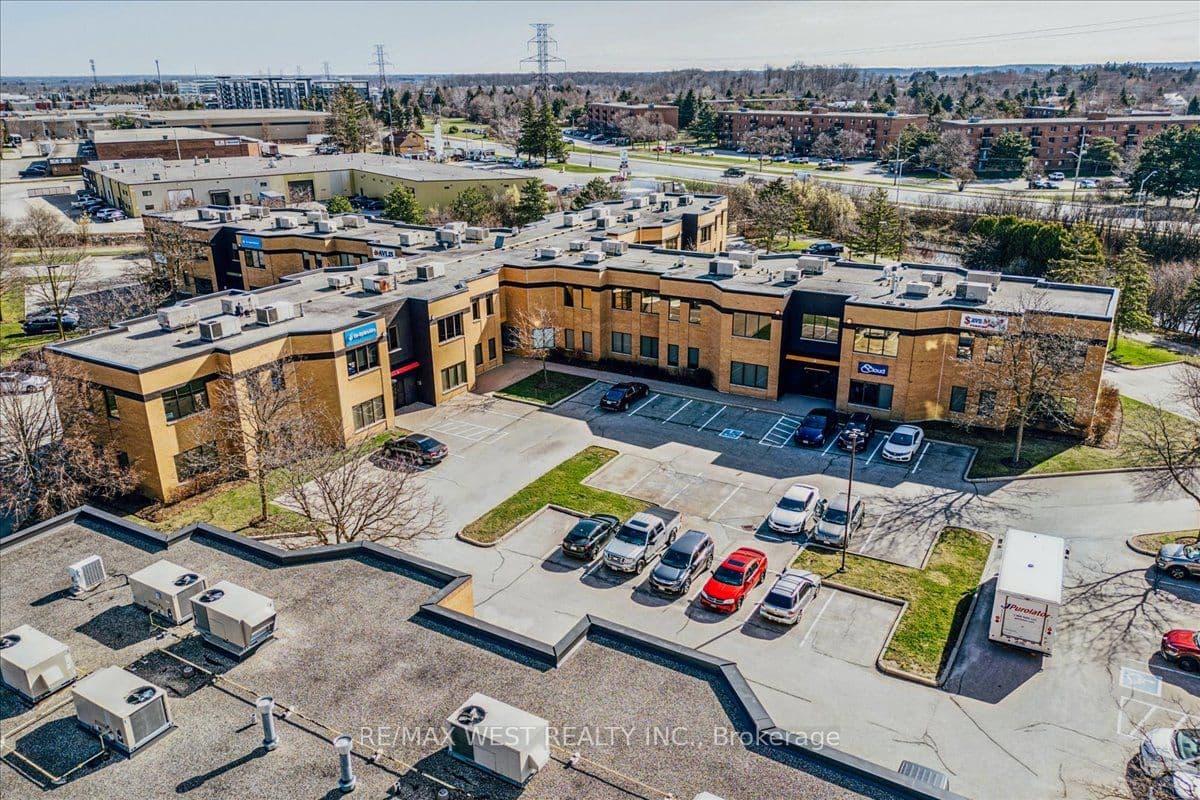155 Frobisher Drive J202, Waterloo, ON N2V 2E1