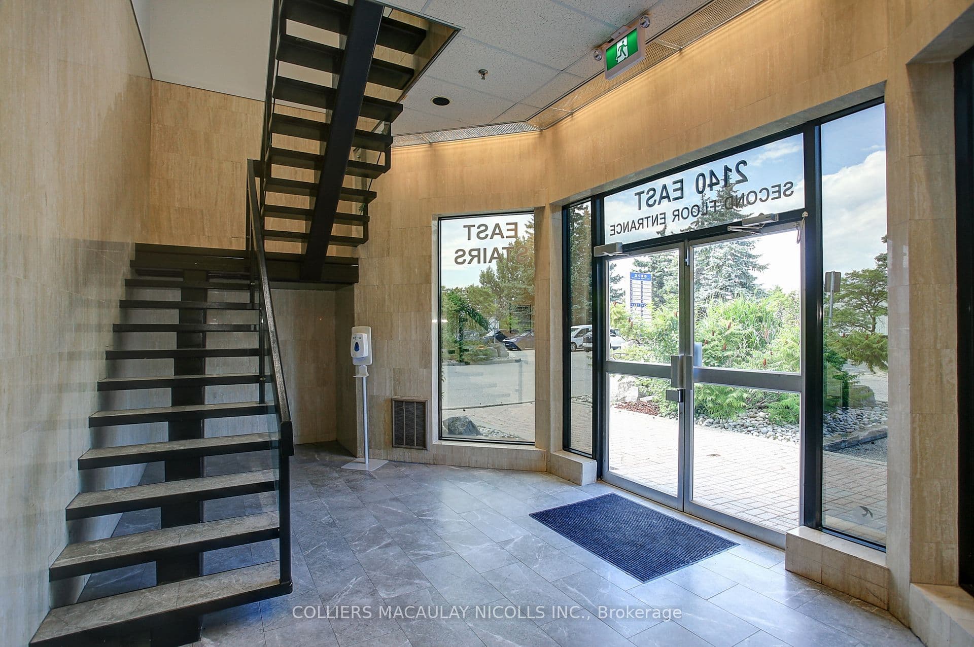 2150 Winston Park Drive 204, Oakville, ON L6H 5W1