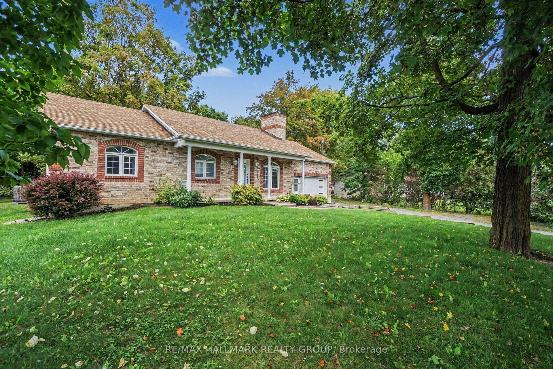 7273 Mitch Owens Road, Leitrim, ON K1G 3N4