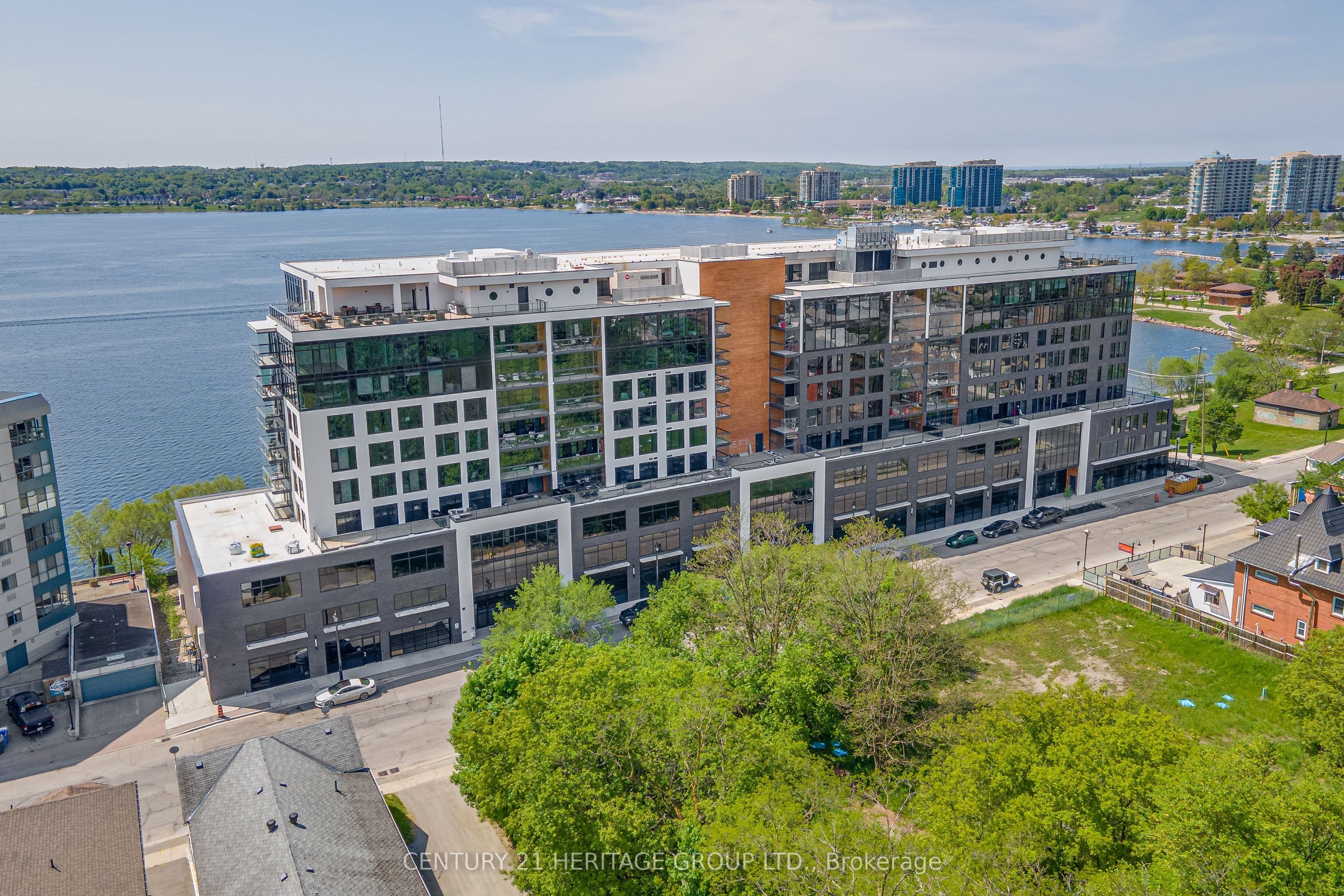 185 Dunlop Street E 922, Barrie, ON L4M 0L7
