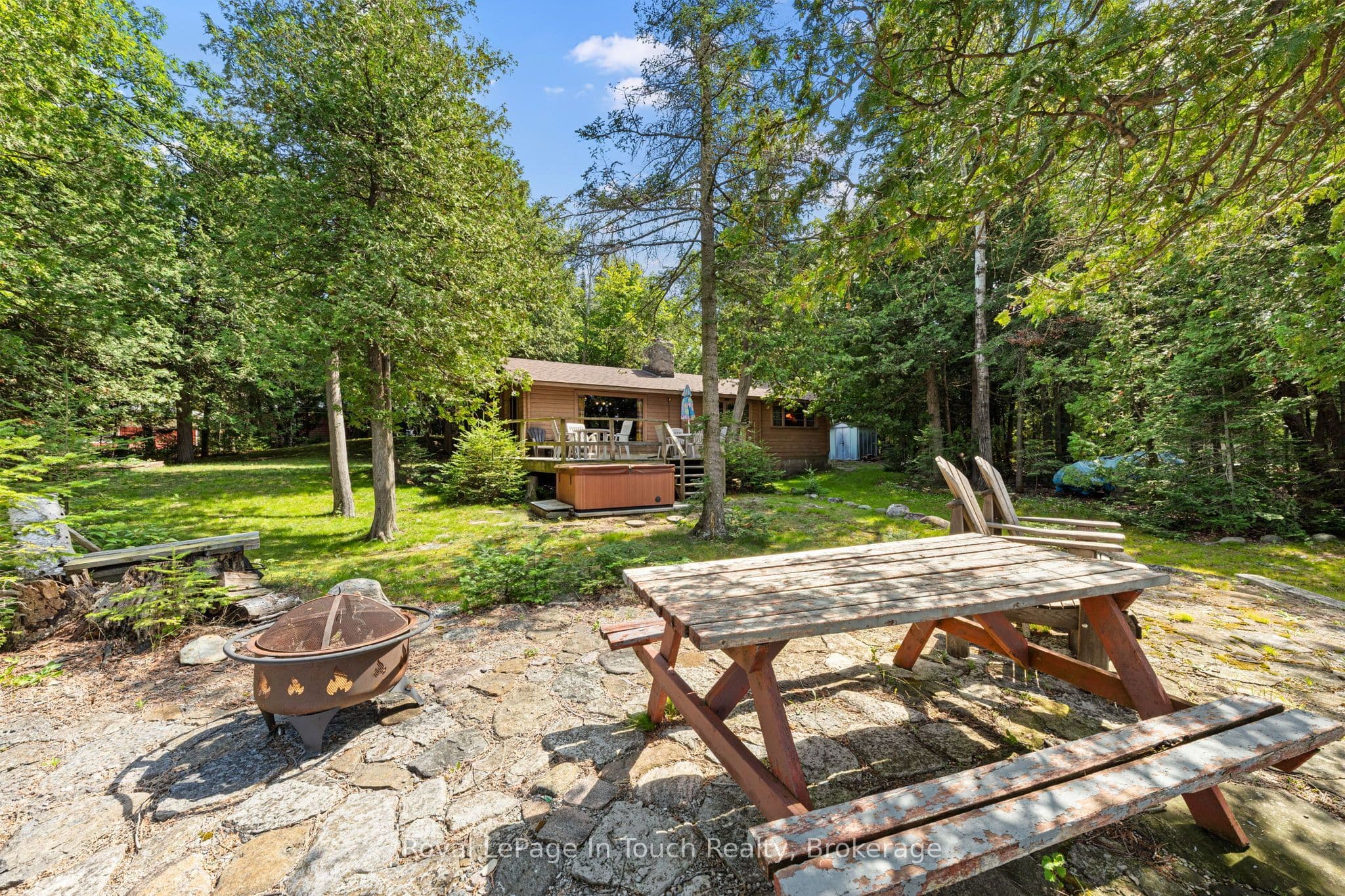 25 Chippewa Crescent, Tiny, ON L9M 0C4