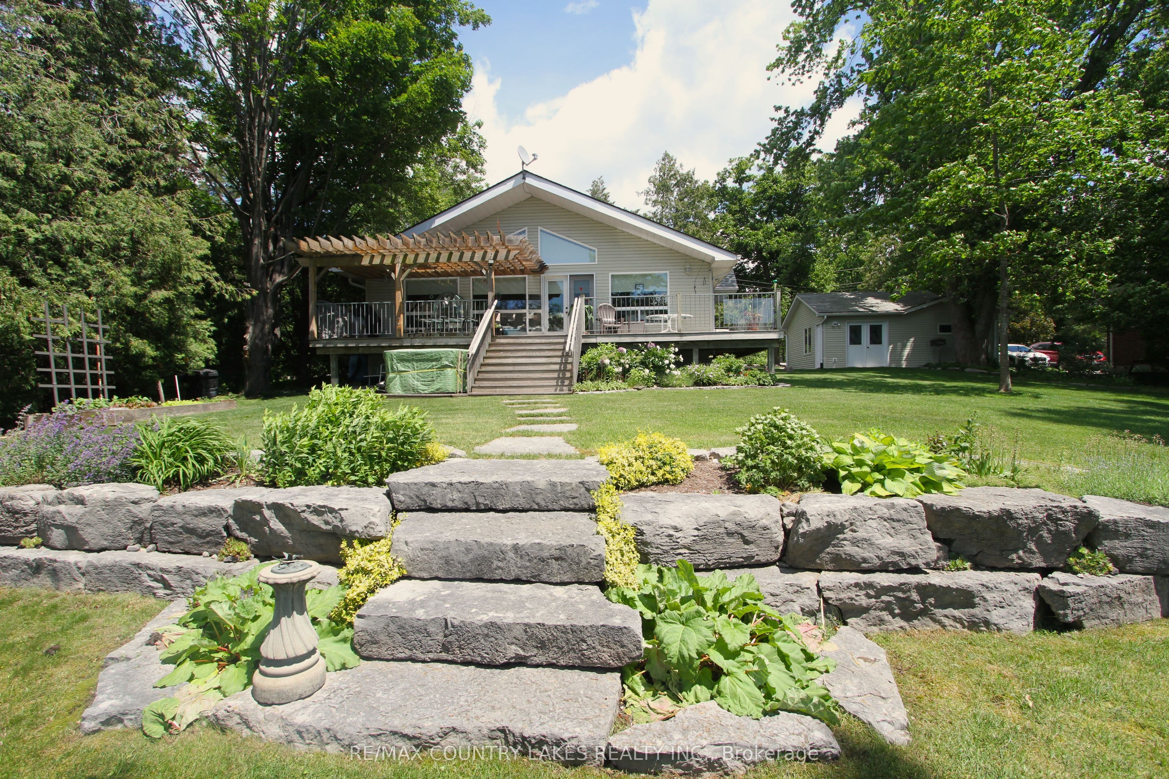 27 Hillcrest Avenue, Kawartha Lakes, ON K0M 2B0